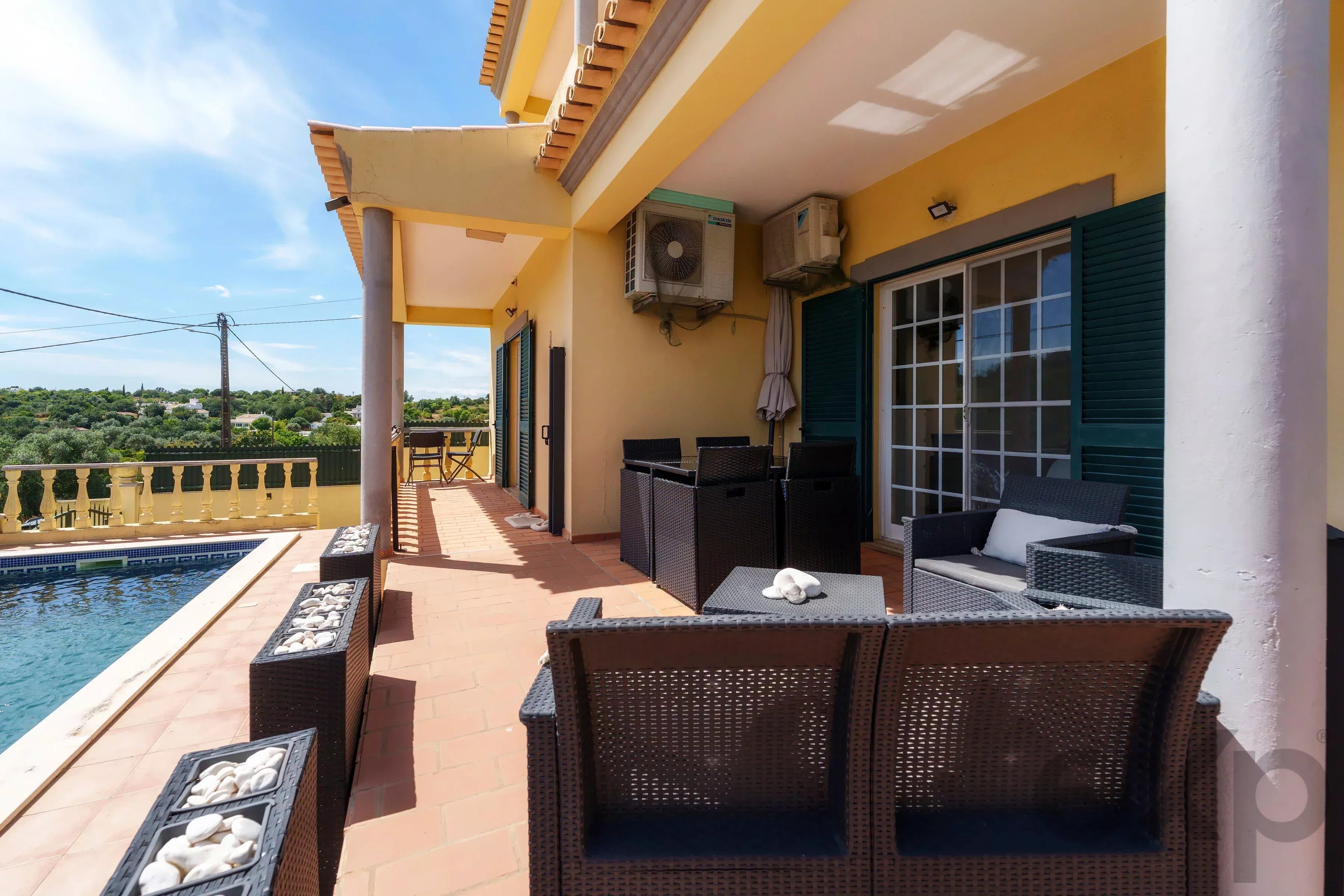 A fantastic, charming 4-bedroom villa with a garden and swimming pool on the outskirts of Olhão 87006245 image 10