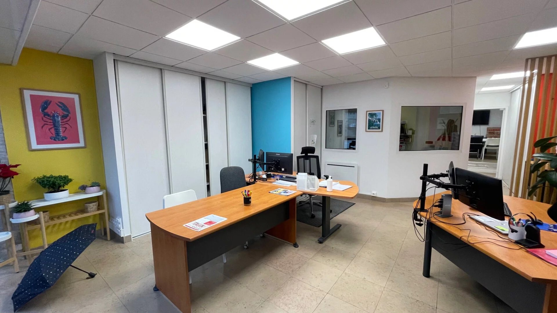 LOCAL PROFESSIONNEL - RUE VOLTAIRE /LYON - 59.83 m2