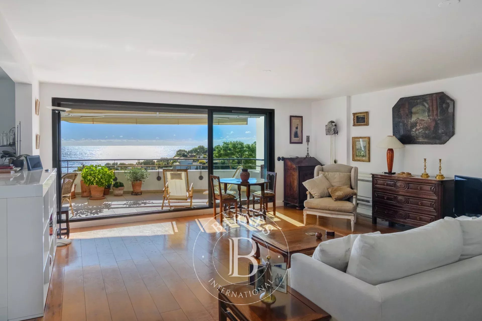 Daire Cassis - picture 8