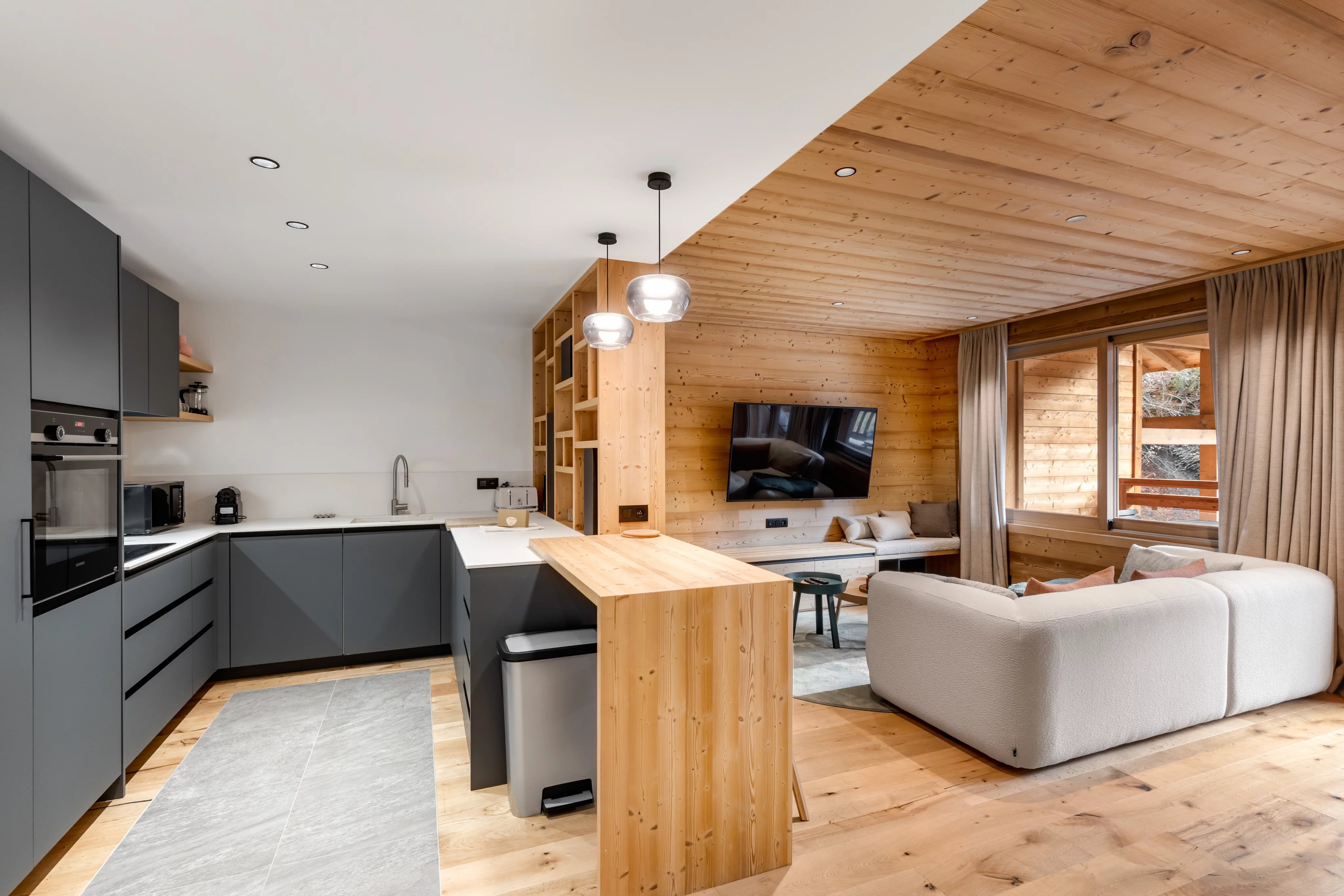 Magnificent chalet close to the slopes and the town center