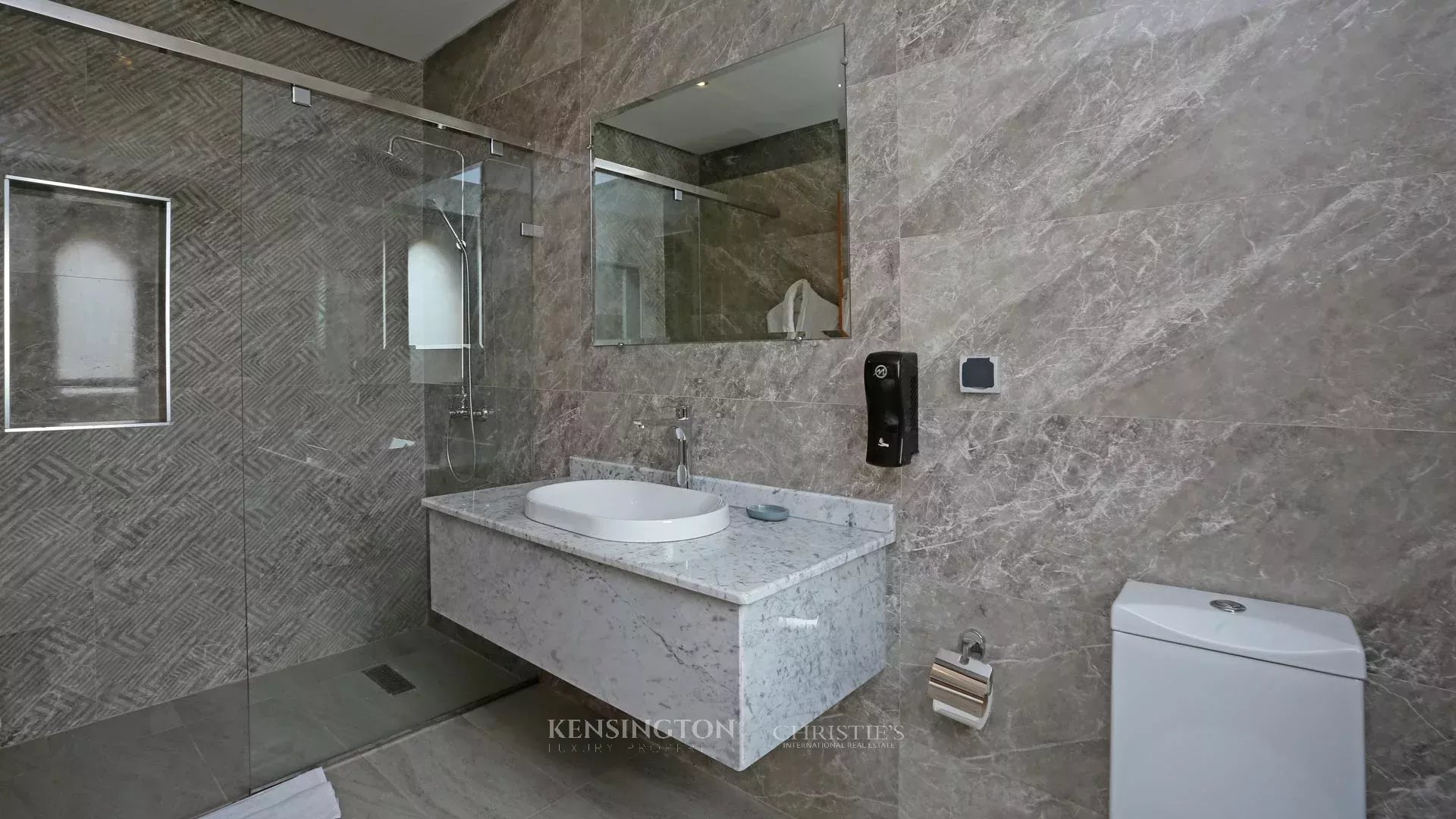 7 Bedroom Villa/Townhouse's Image 29