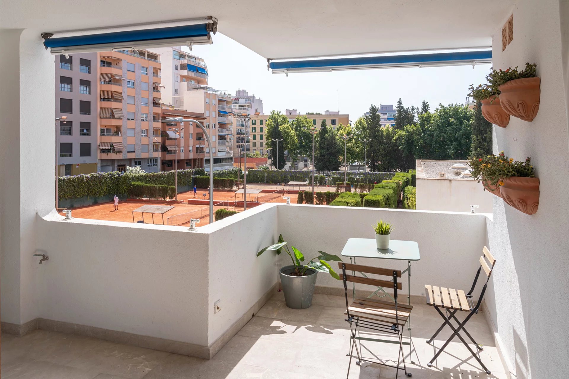 Spacious Apartment with Terrace, Pool & Garage in Santa Catalina