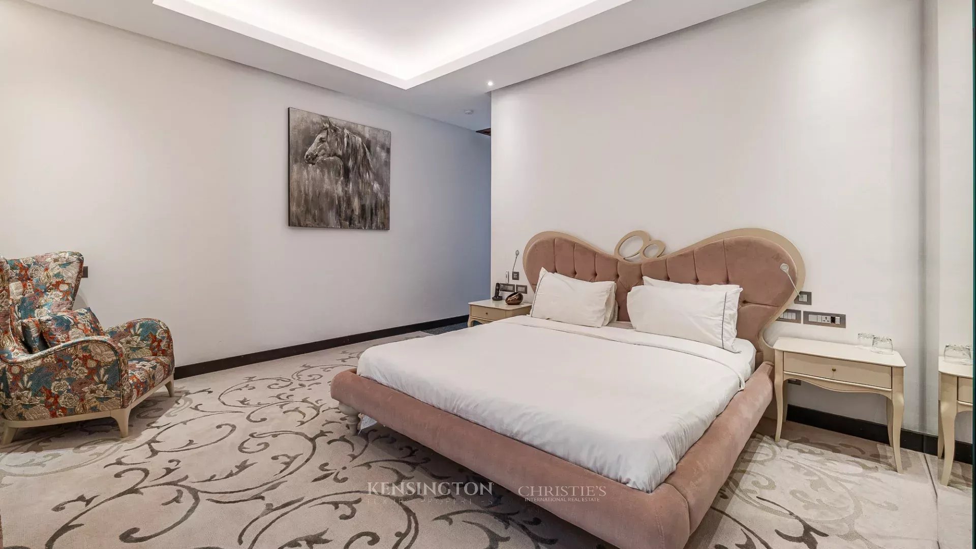 6 Bedroom Villa/Townhouse's Image 24
