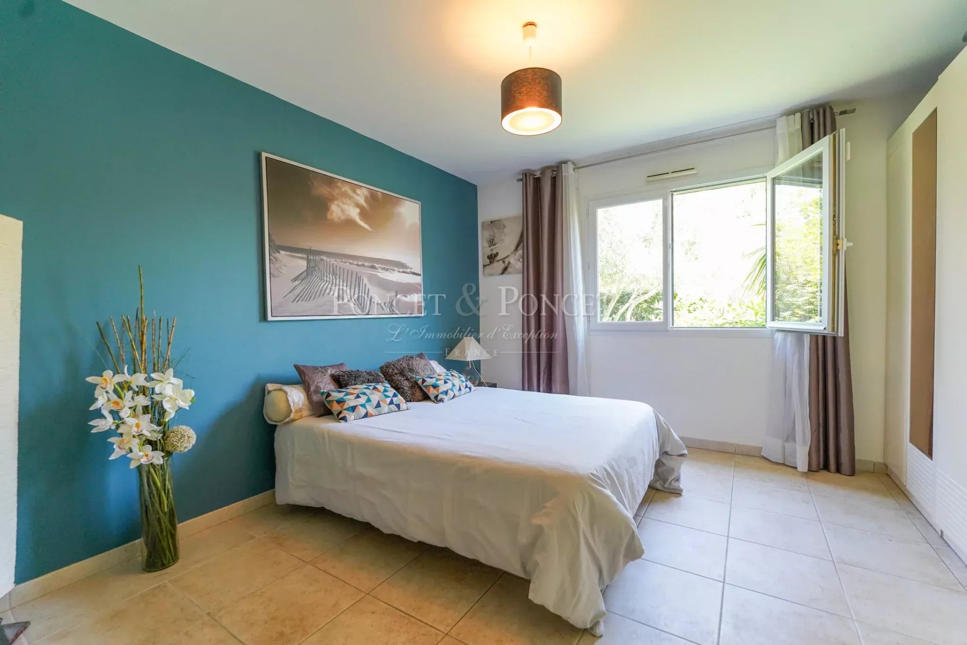 5 Bedroom Villa/Townhouse's Image 7