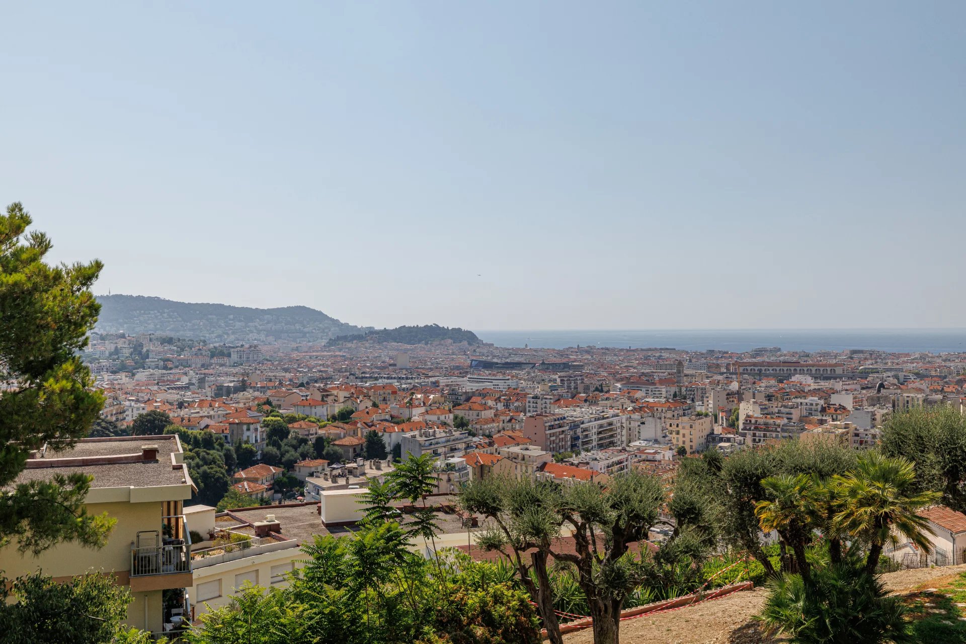 3 pièces avec vue mer, deux terrasses, garage, cave et piscine – Nice Pessicart