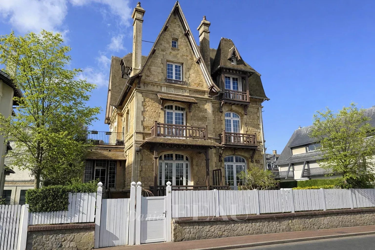 Deauville- 2 bedroom flat -  view