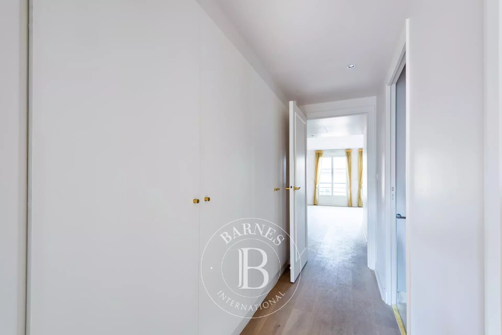 Daire Paris 8ème - picture 12