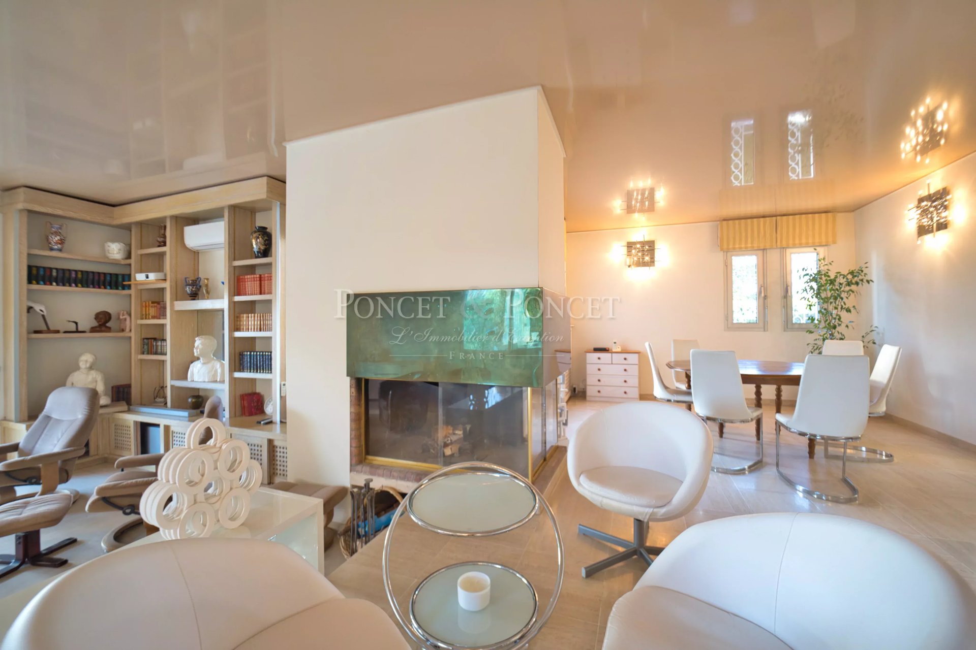 4 Bedroom Villa/Townhouse's Image 6