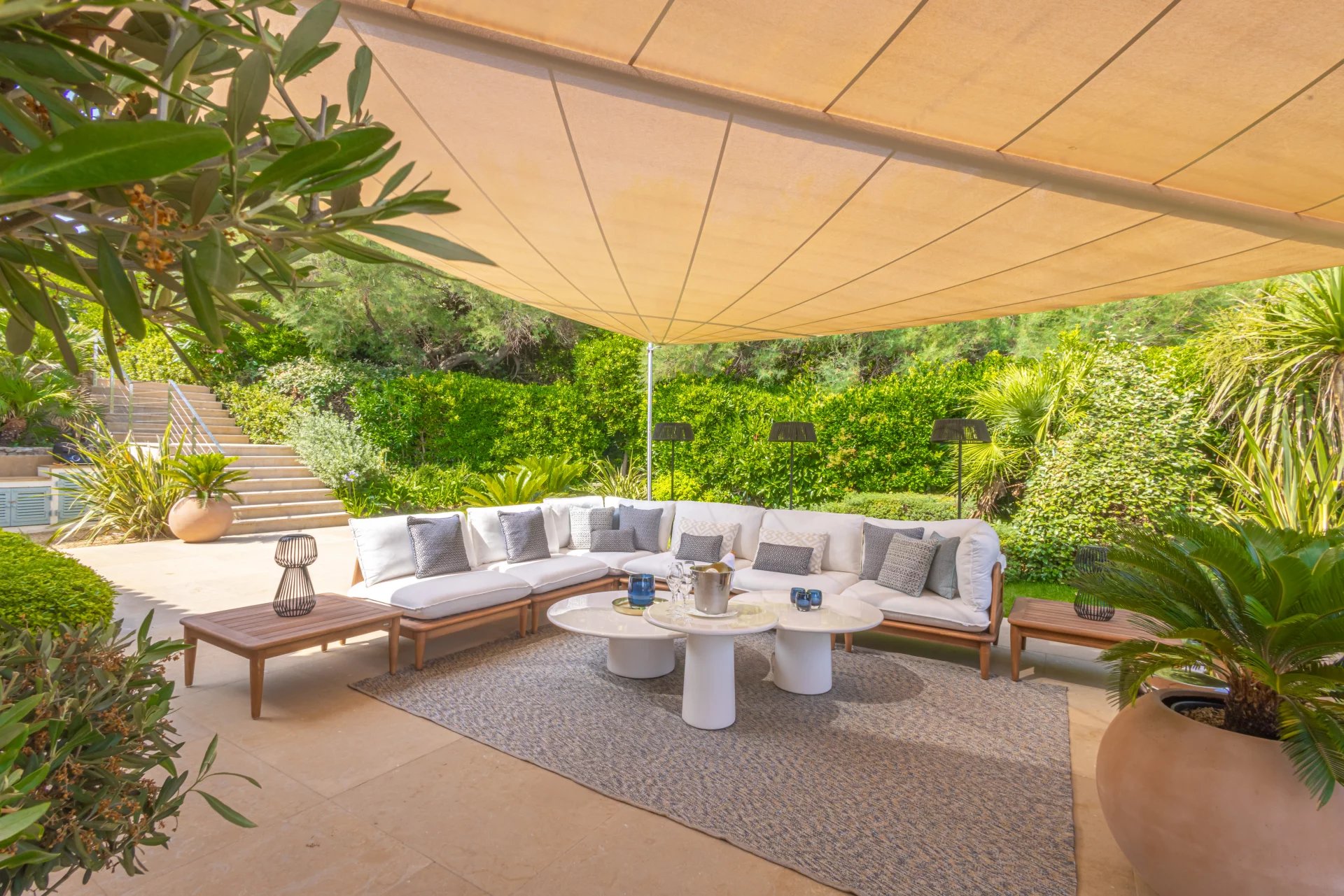 Waterfront villa with direct sea access in Saint-Tropez