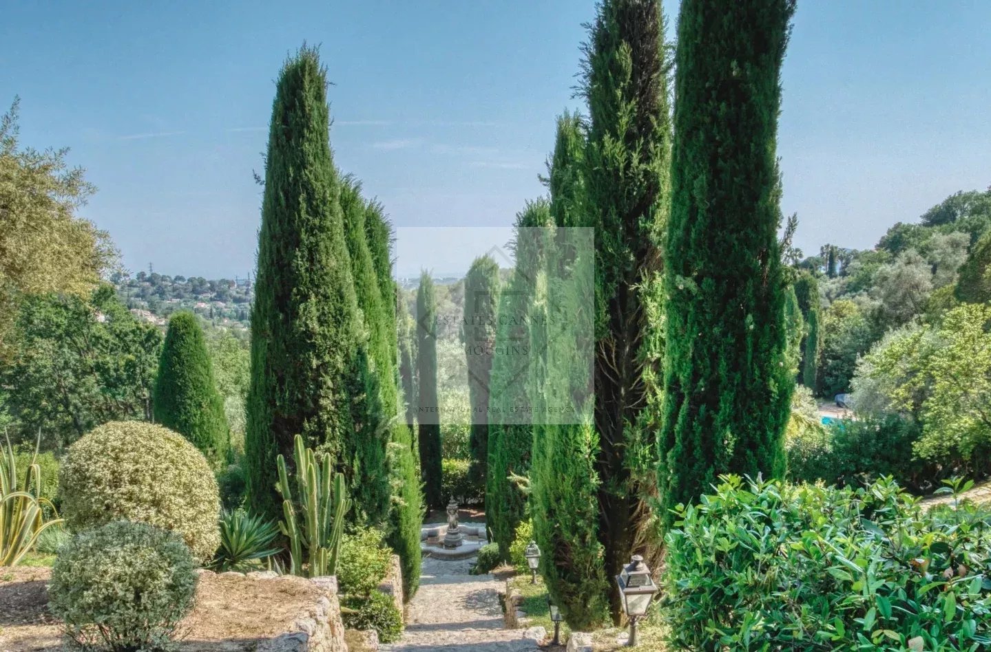 Villa Provençale avec piscine et court de tennis, à pied du village de Mougins — photo 29