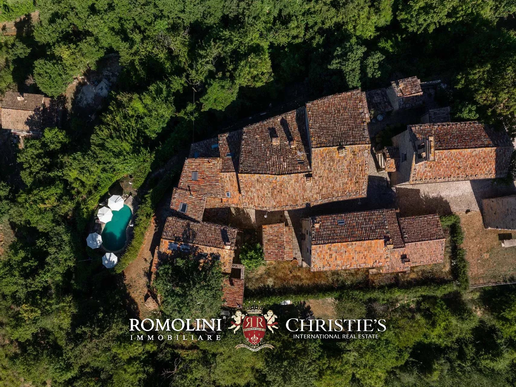 10 Bedroom Chateau's Image 4
