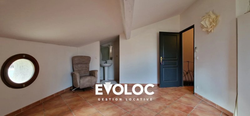 Photo 9 — A LOUER - MAISON T4 141M² - Saint-Vincent-de-Barbeyrargues