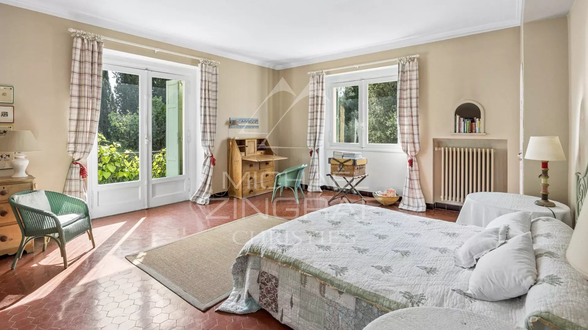 6 Bedroom Villa/Townhouse's Image 8