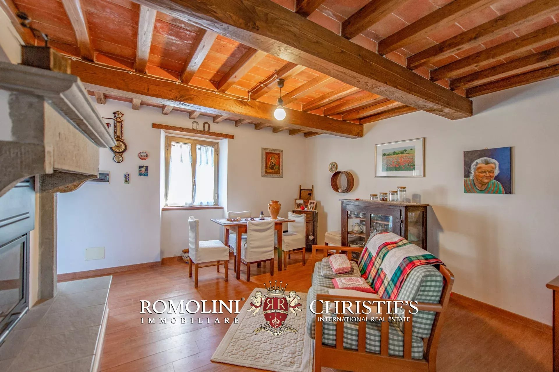 FARMHOUSE WITH PANORAMIC VIEWS FOR SALE IN TUSCANY, CAPRESE MICHELANGELO