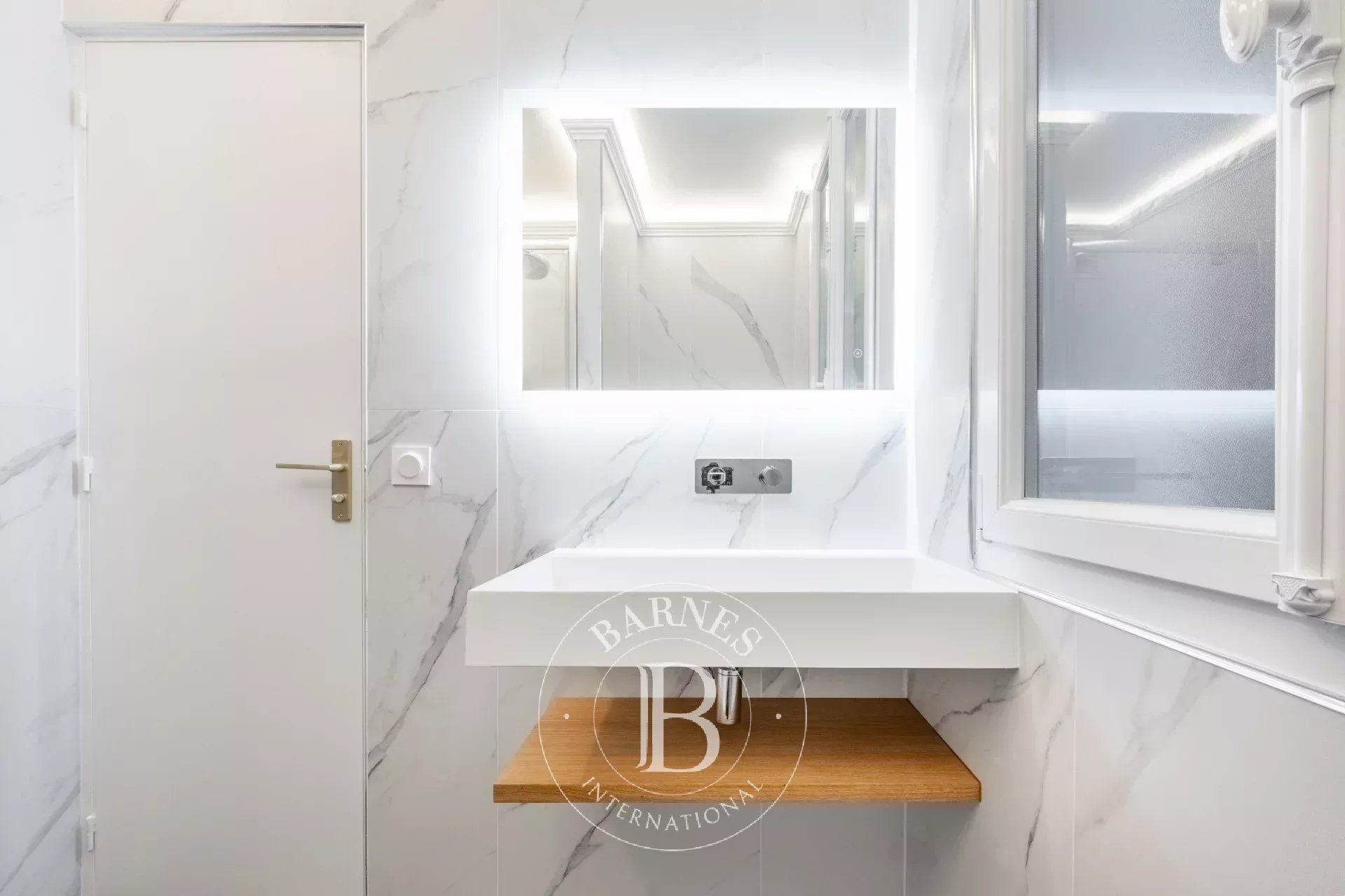 Daire Paris 4ème - picture 17