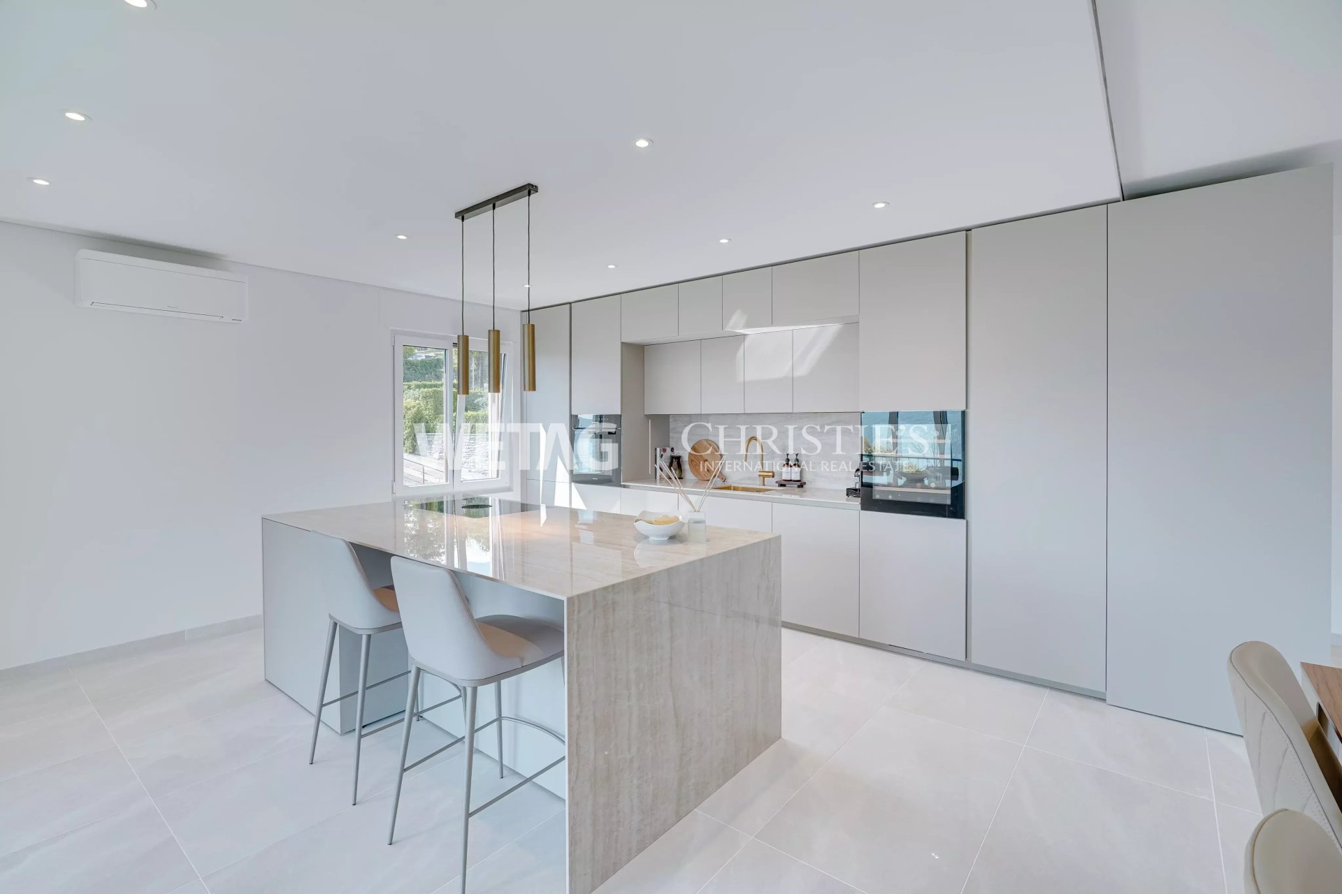 3 Bedroom Apartment/Flat's Image 4