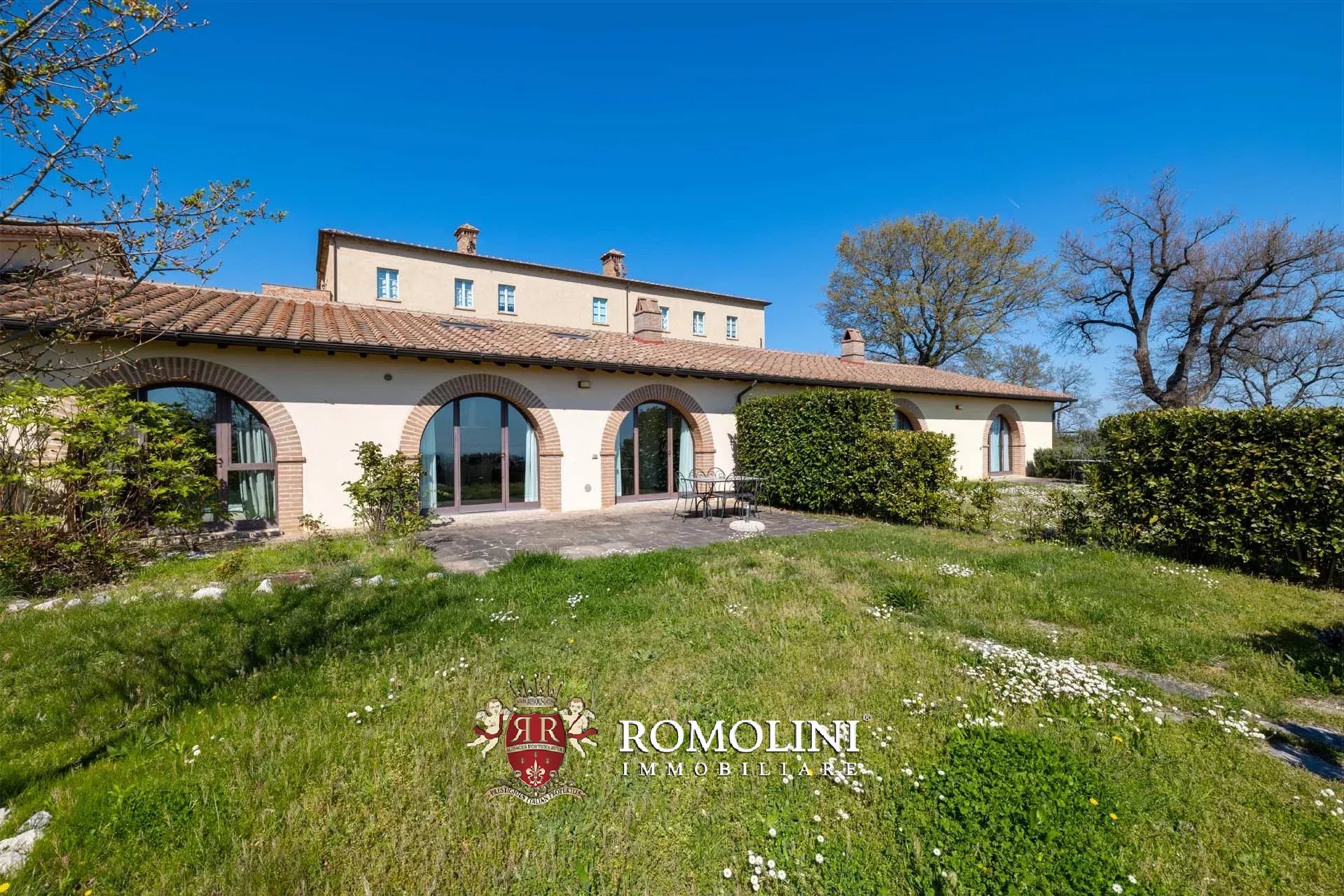 LUXUSANLAGE MIT 19 WOHNUNGEN IN DER TOSKANA, VAL D'ORCIA