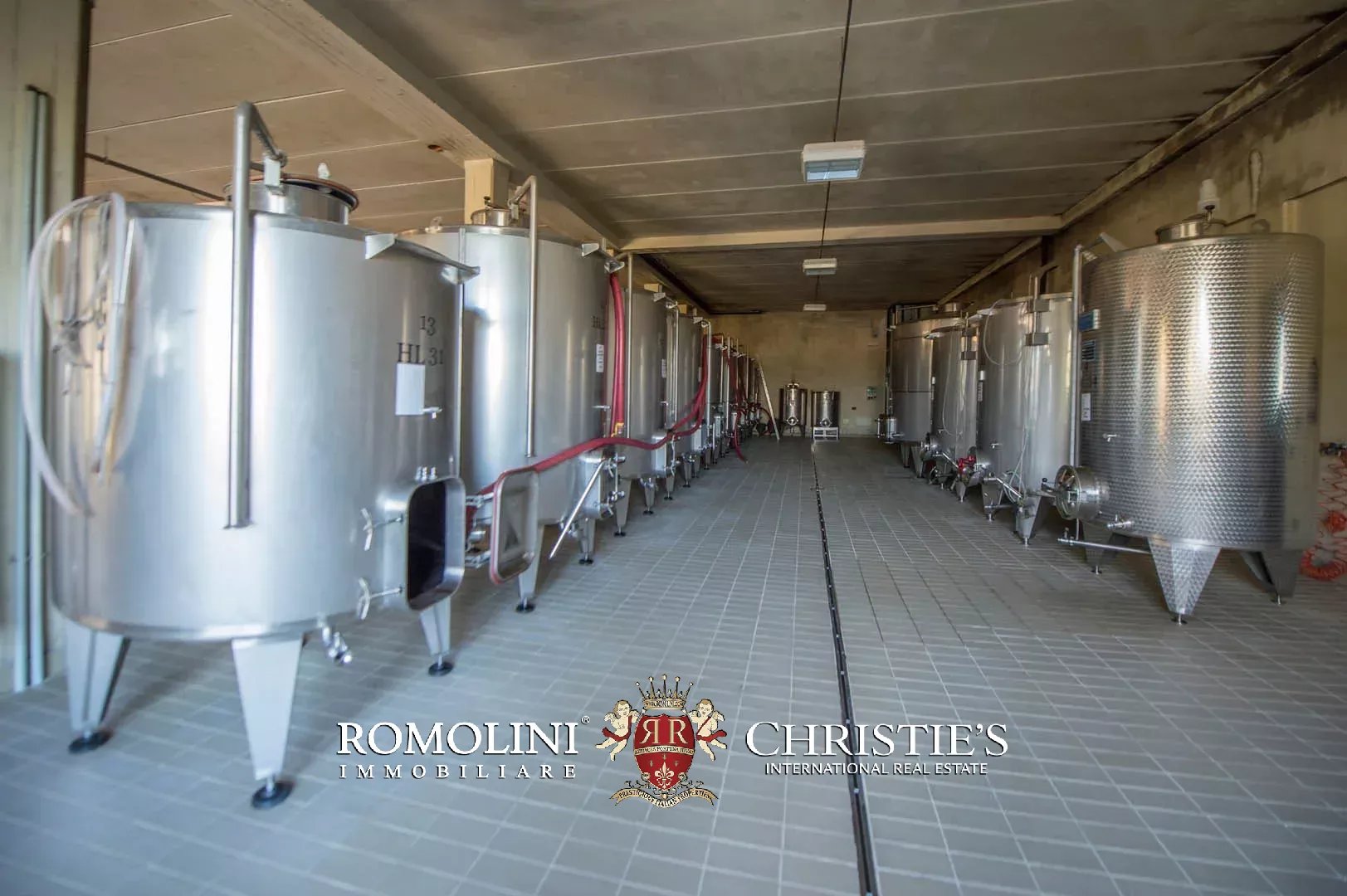 15 Bedroom Vineyard's Image 77