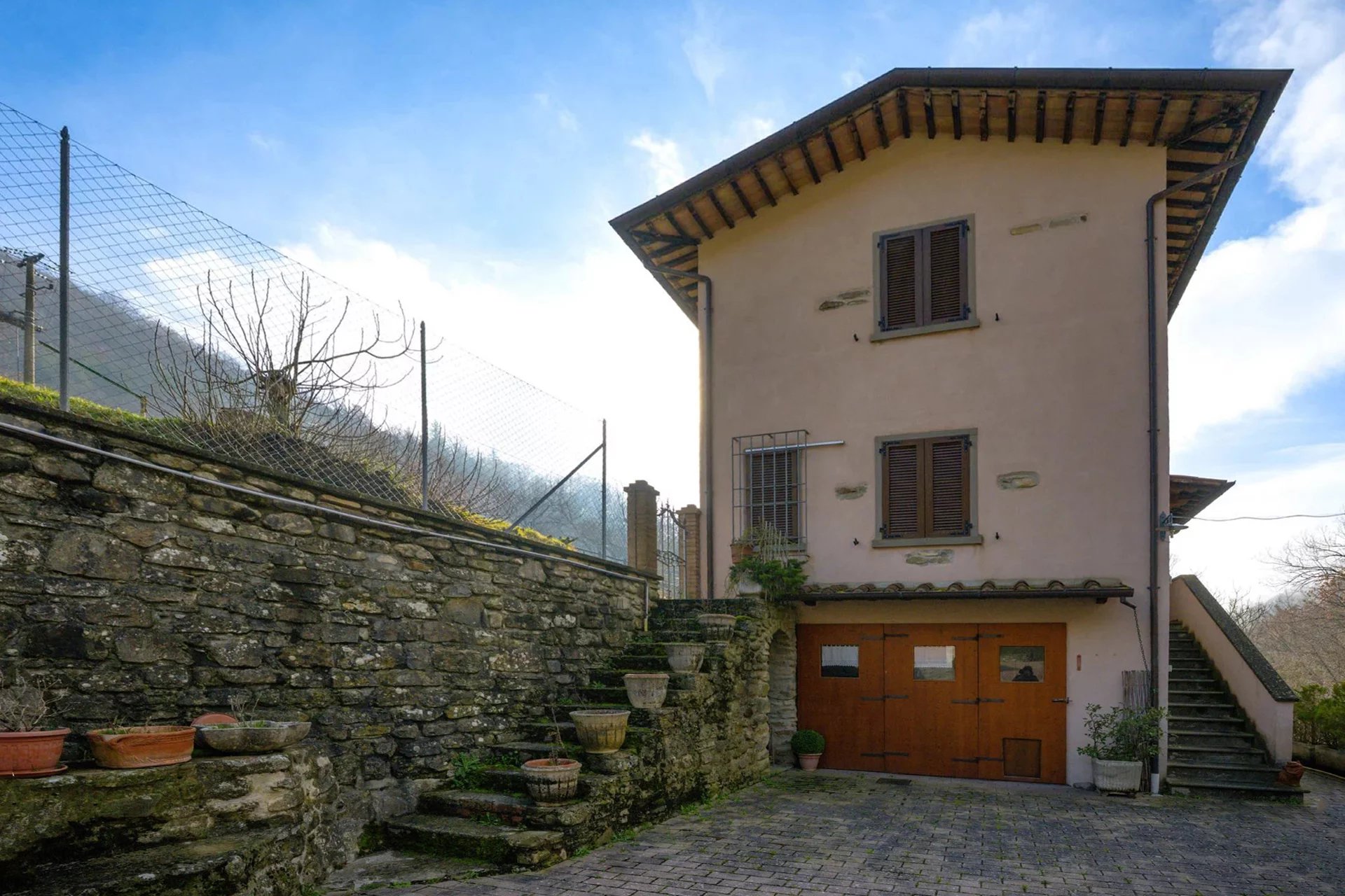  VILLETTA SEMINDIPENDENTE CON GIARDINO IN VENDITA A SANSEPOLCRO, TOSCANA