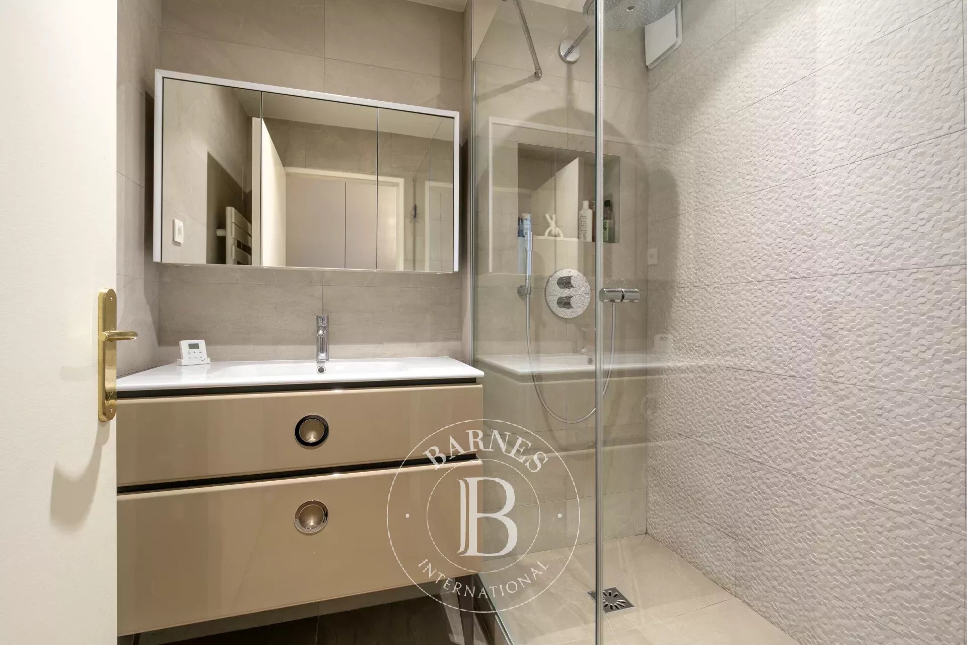 Daire Levallois-Perret - picture 10