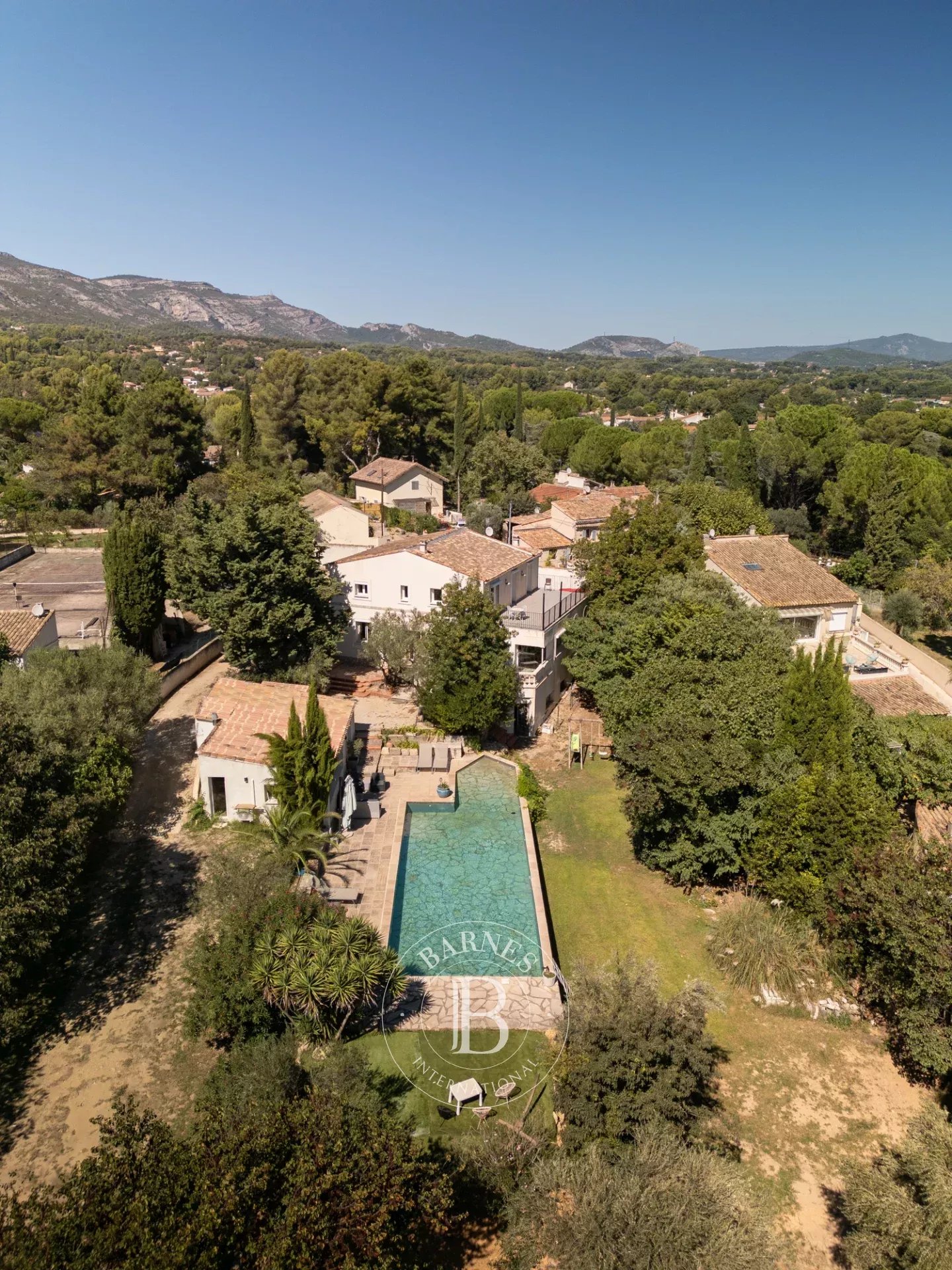 Aubagne  - Maison 7 Pi&egrave;ces 4 Chambres - picture 8