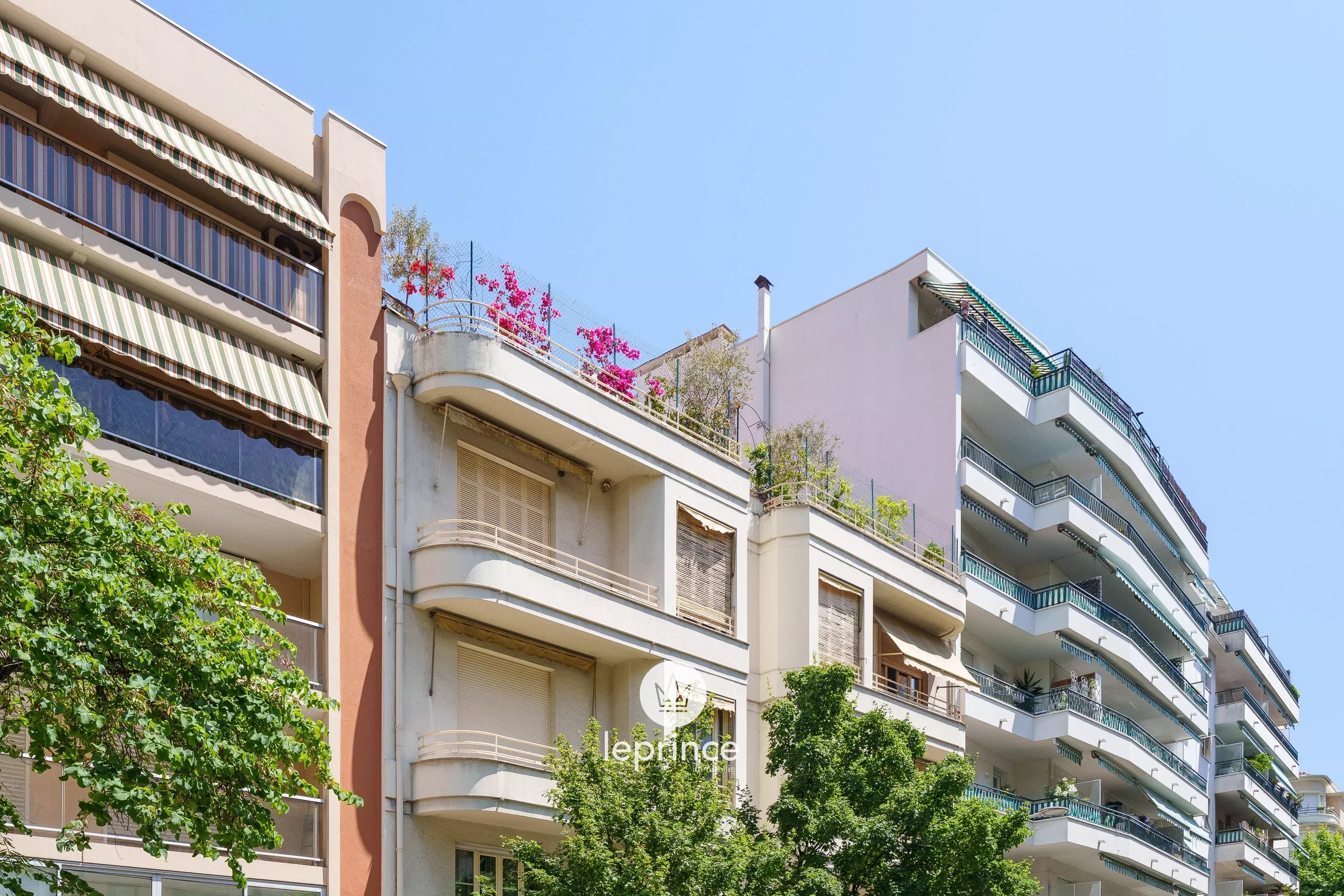 Nice – Fleurs – 2 Bedroom – Top Floor – Terrace