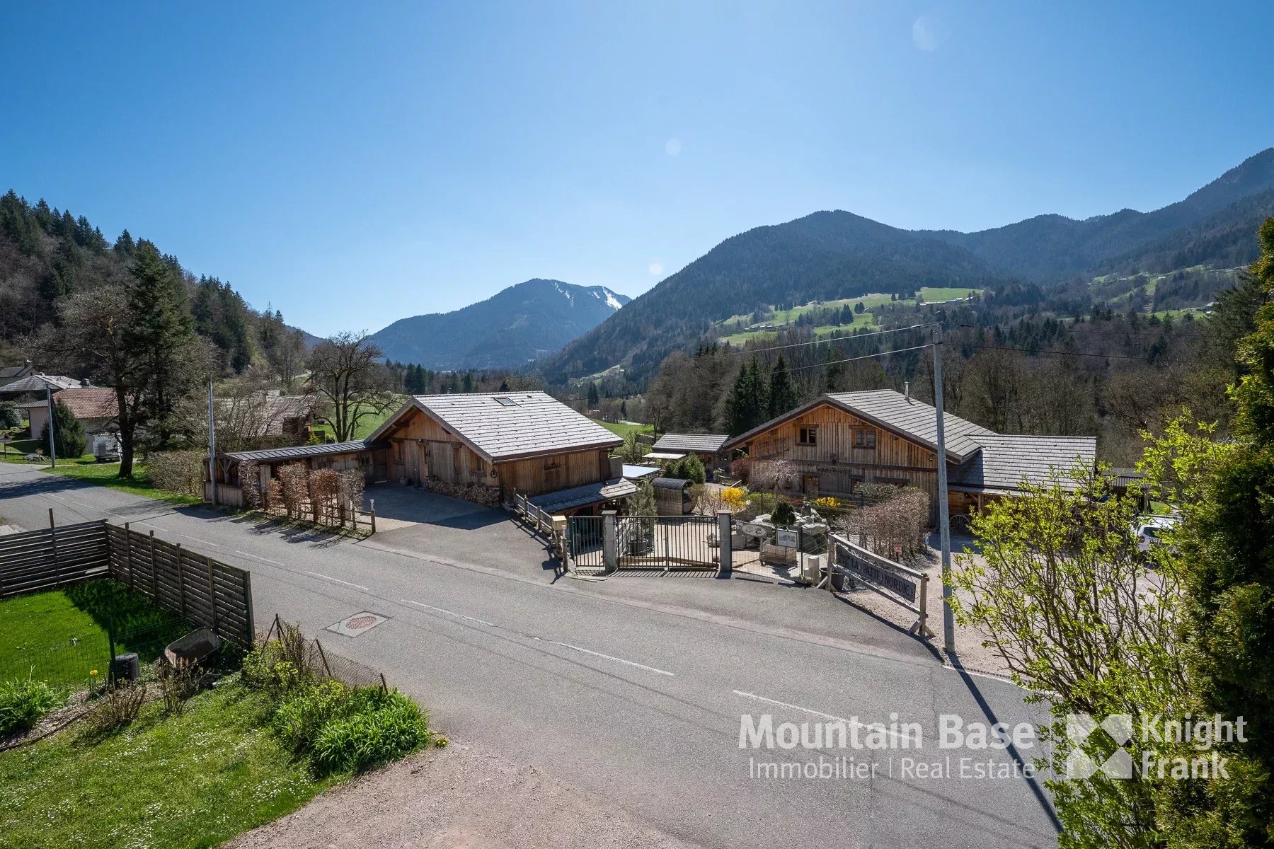 Photo of Renovated 6-Bedroom Farmhouse with Separate Apartment and Garden