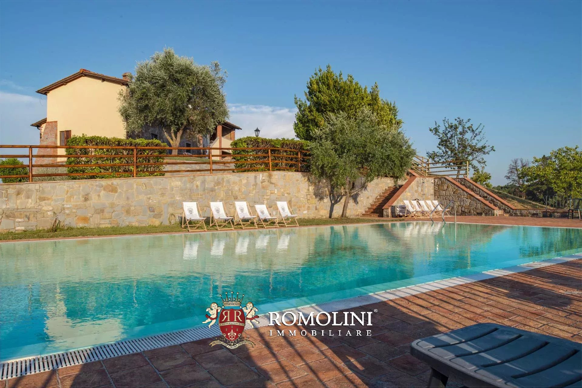 4 Bedroom Vineyard's Image 6