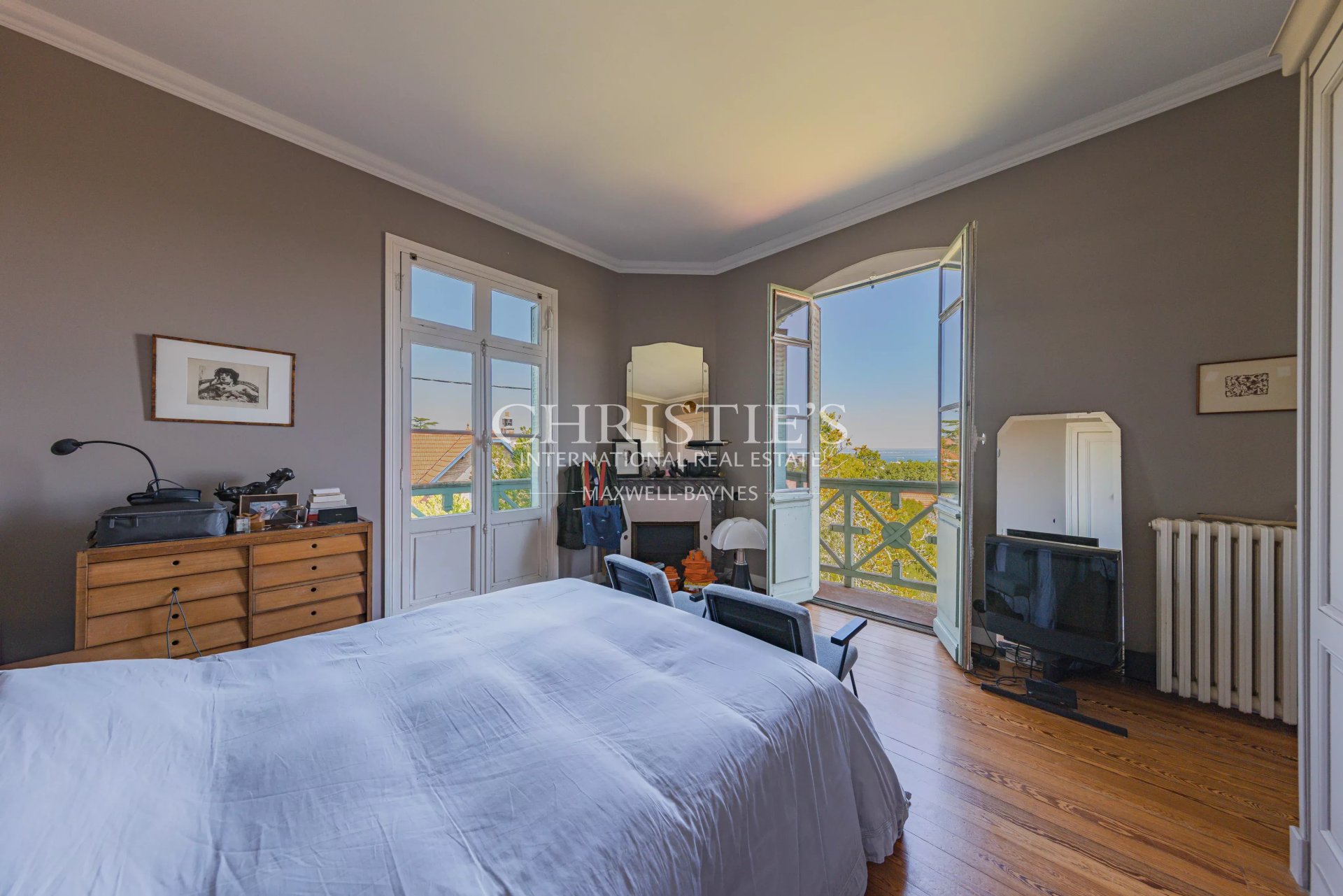 6 Bedroom Villa/Townhouse's Image 17
