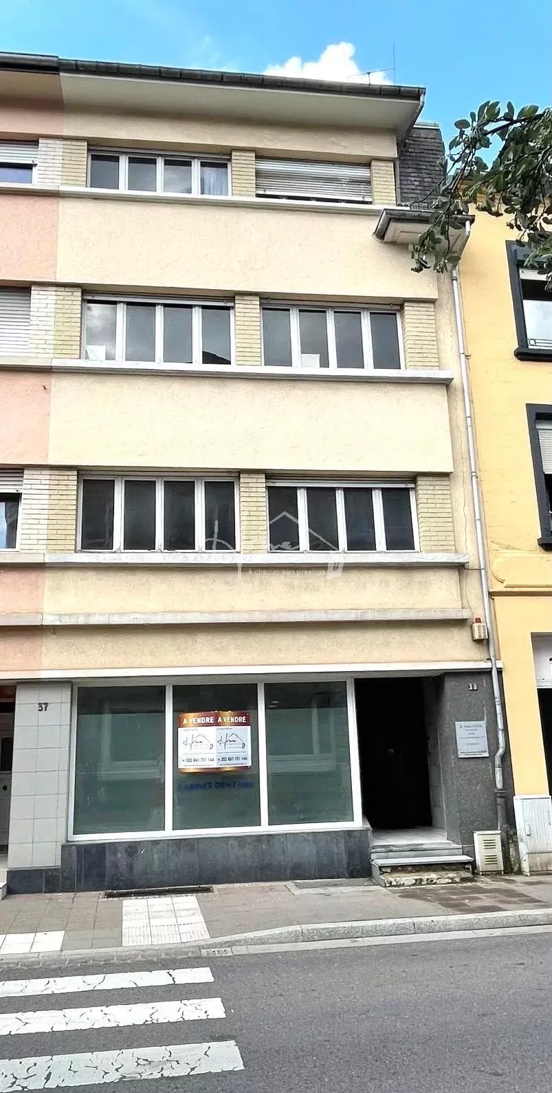 LOCAL COMMERCIAL ET MAISON D'HABITATION