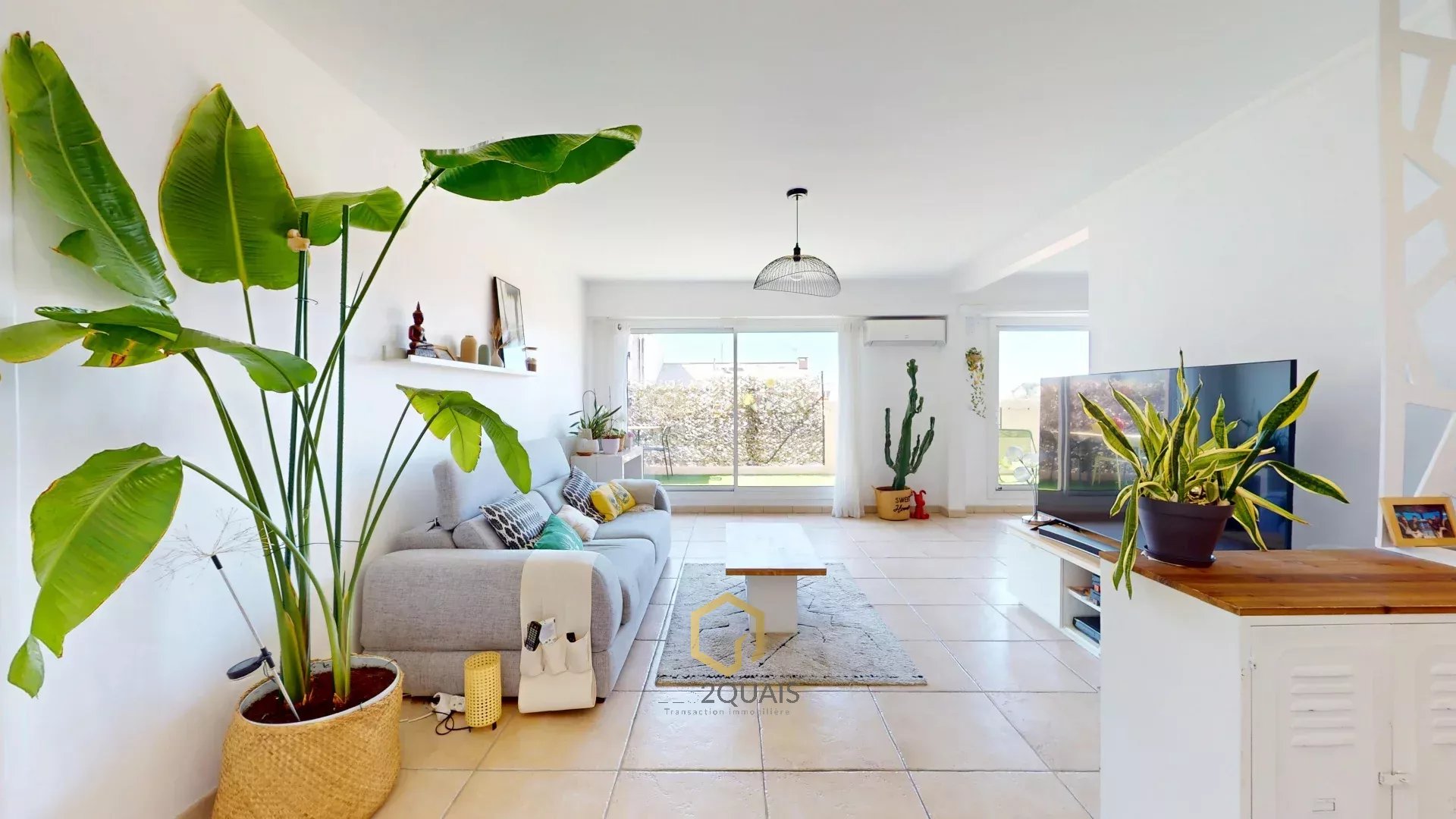 NICE RIQUIER – TOP FLOOR – 3-BEDROOM APARTMENT – TERRACE – DOUBLE GARAGE