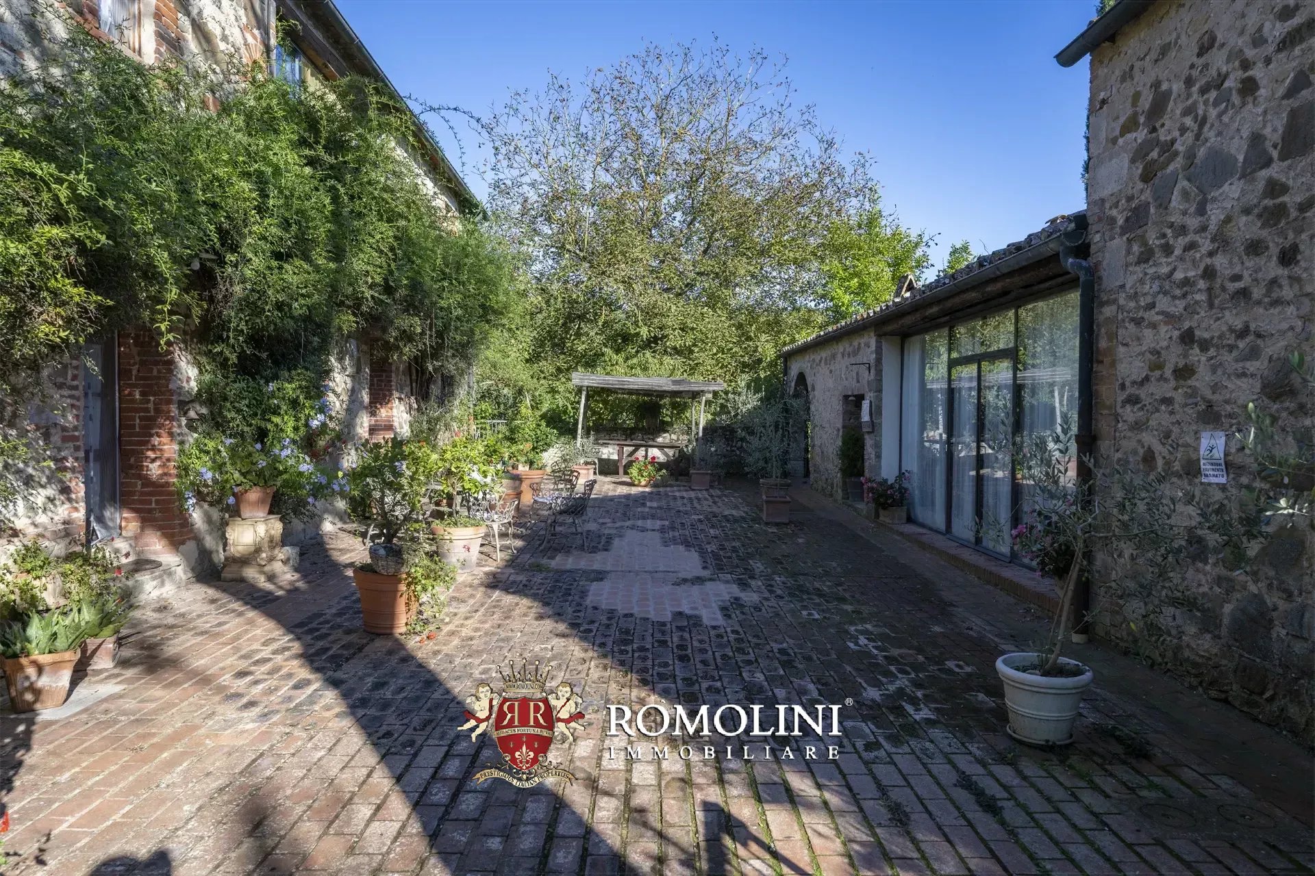 9 Bedroom Horse Property's Image 57