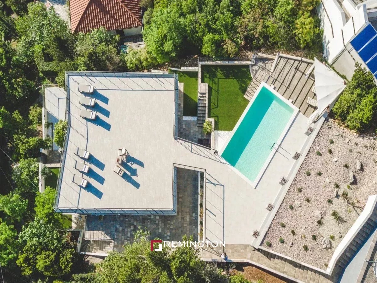 5 Bedroom Villa/Townhouse's Image 9