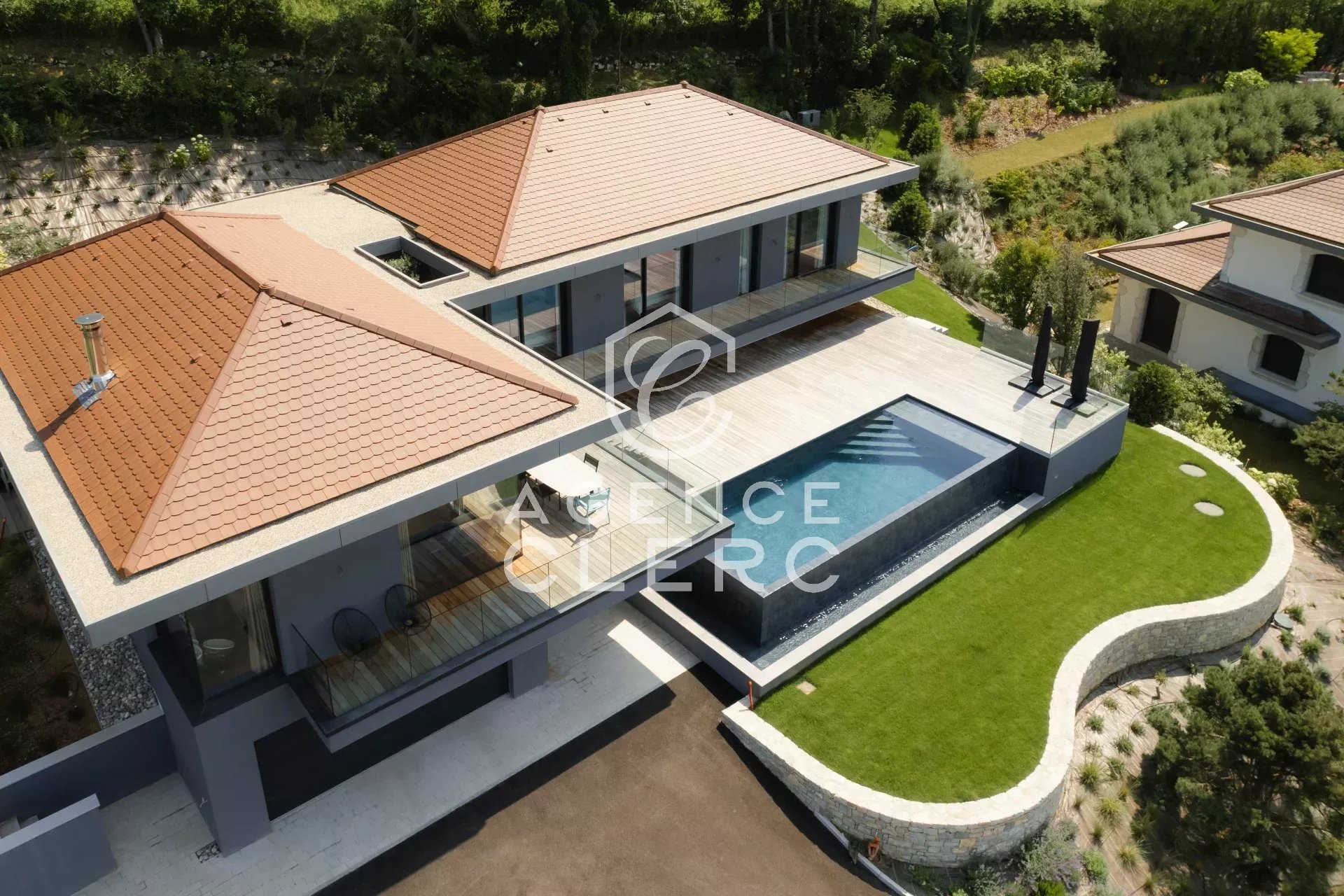 4 Bedroom Villa/Townhouse's Image 16