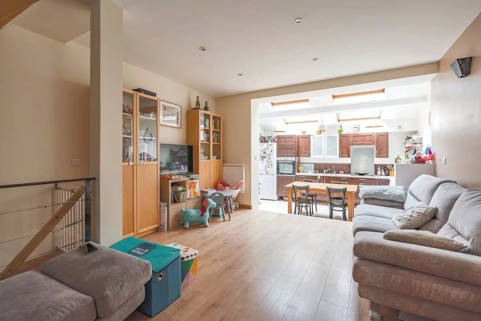 MAISON DE VILLE 70 m² environ avec sous-sol total viabilisé