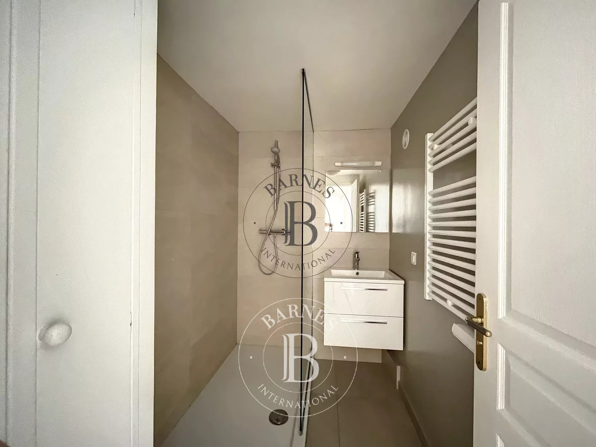 Daire Paris 8ème - picture 8