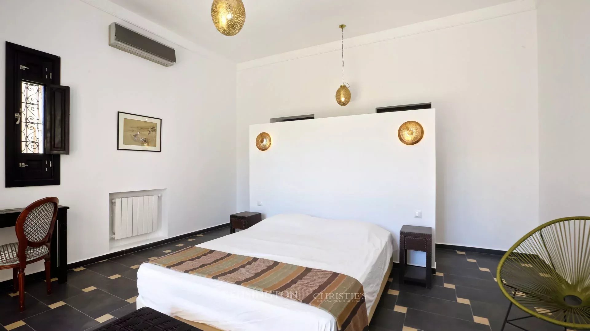 6 Bedroom Villa/Townhouse's Image 5