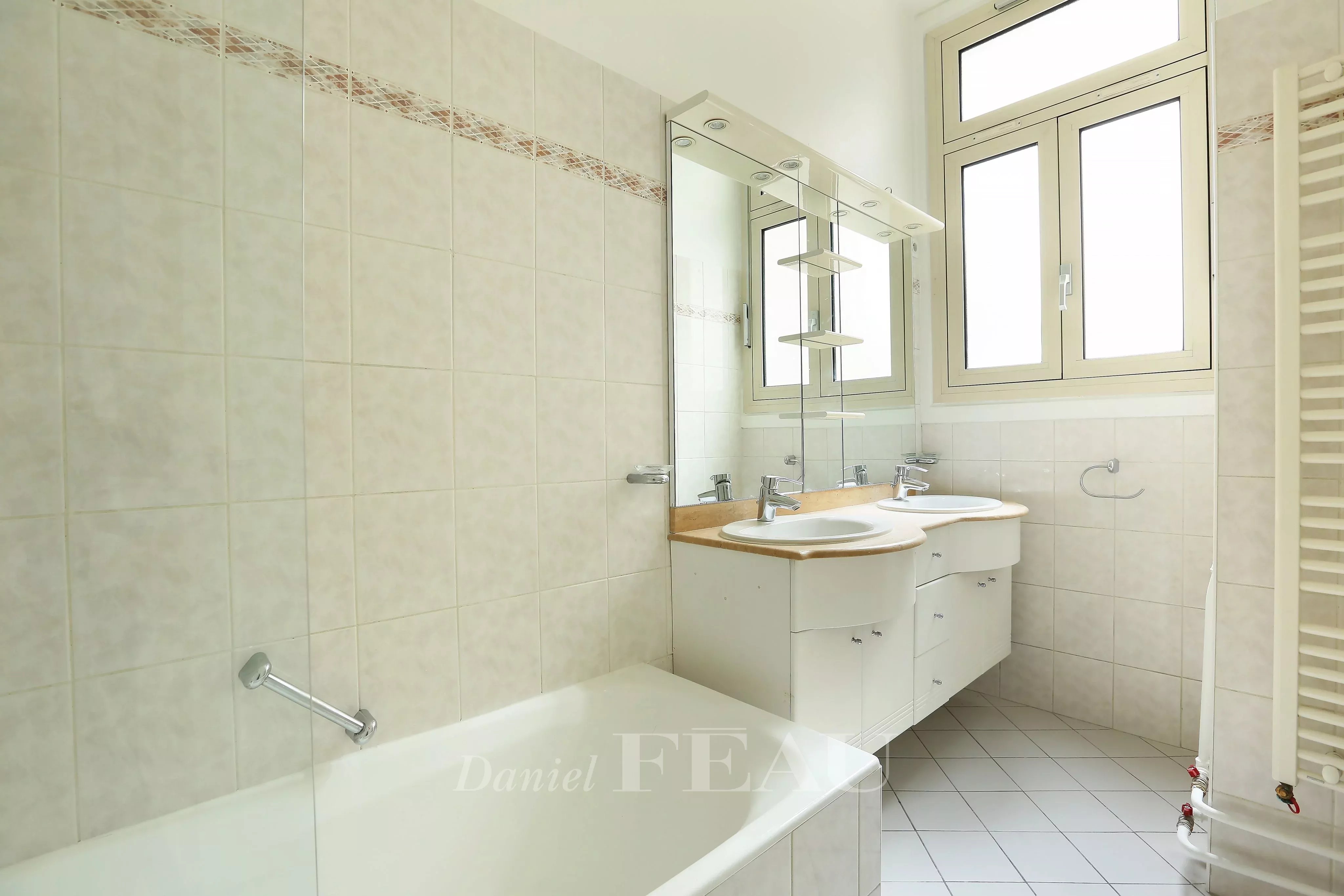 Rental Apartment Neuilly-sur-Seine