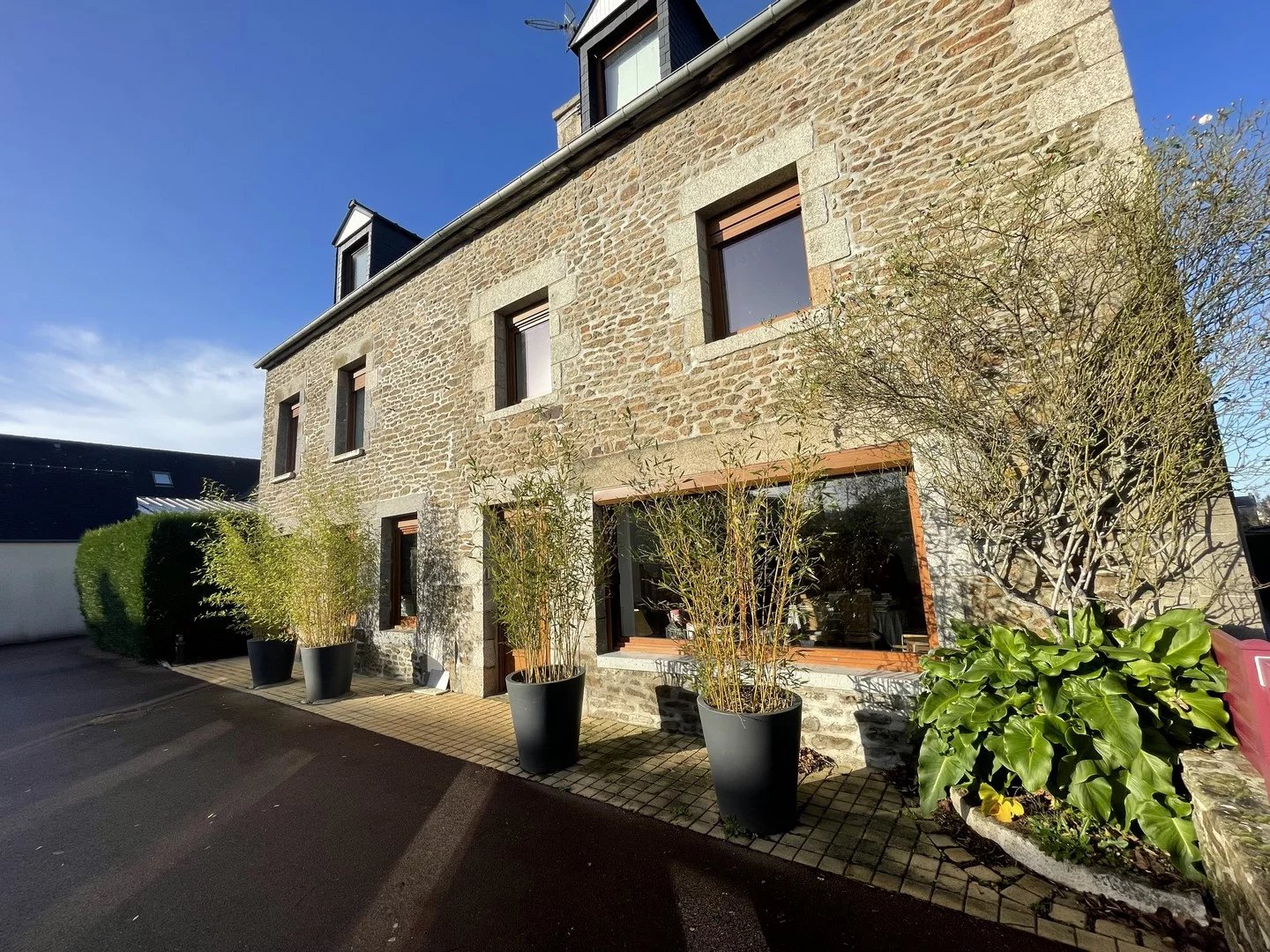 RARE MAISON EN PIERRES LA VICOMTE/RANCE