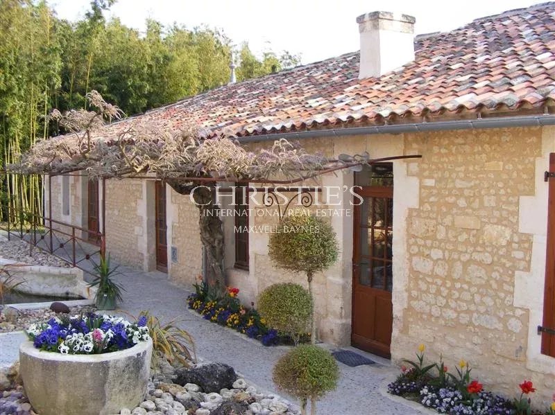 13 Bedroom Villa/Townhouse's Image 43