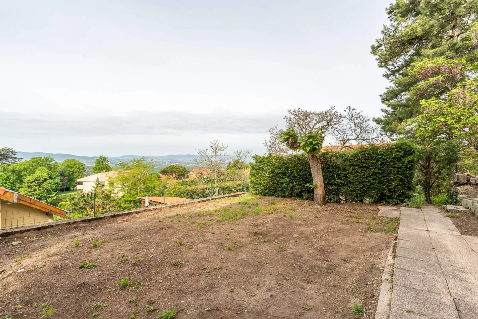 Maison d'environ 90 m² à rénover sur Limonest (69760)