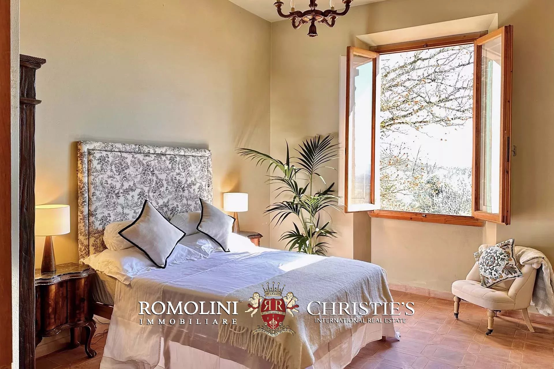 6 Bedroom Villa/Townhouse's Image 30