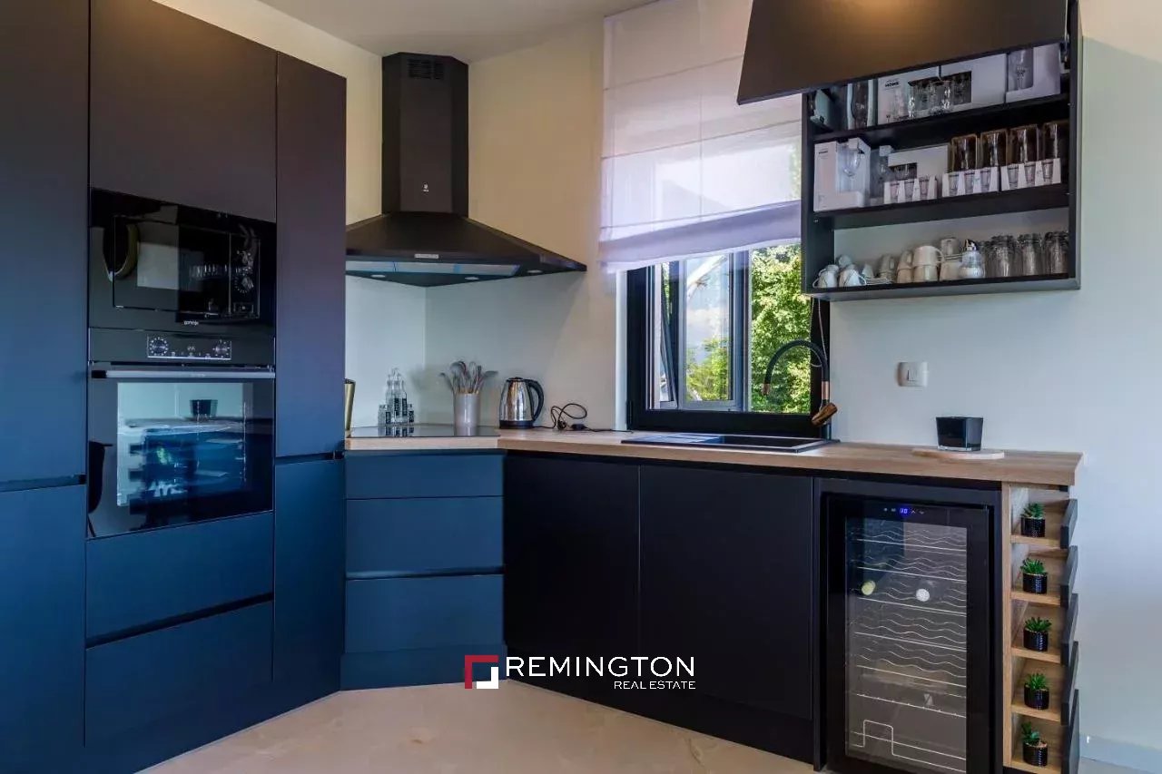 4 Bedroom Villa/Townhouse's Image 8