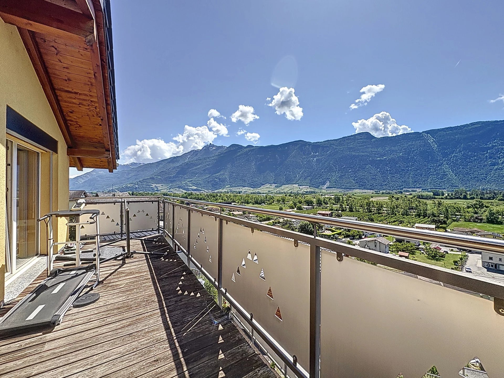 Modernité et luminosité pour cette villa de 5.5 pièces