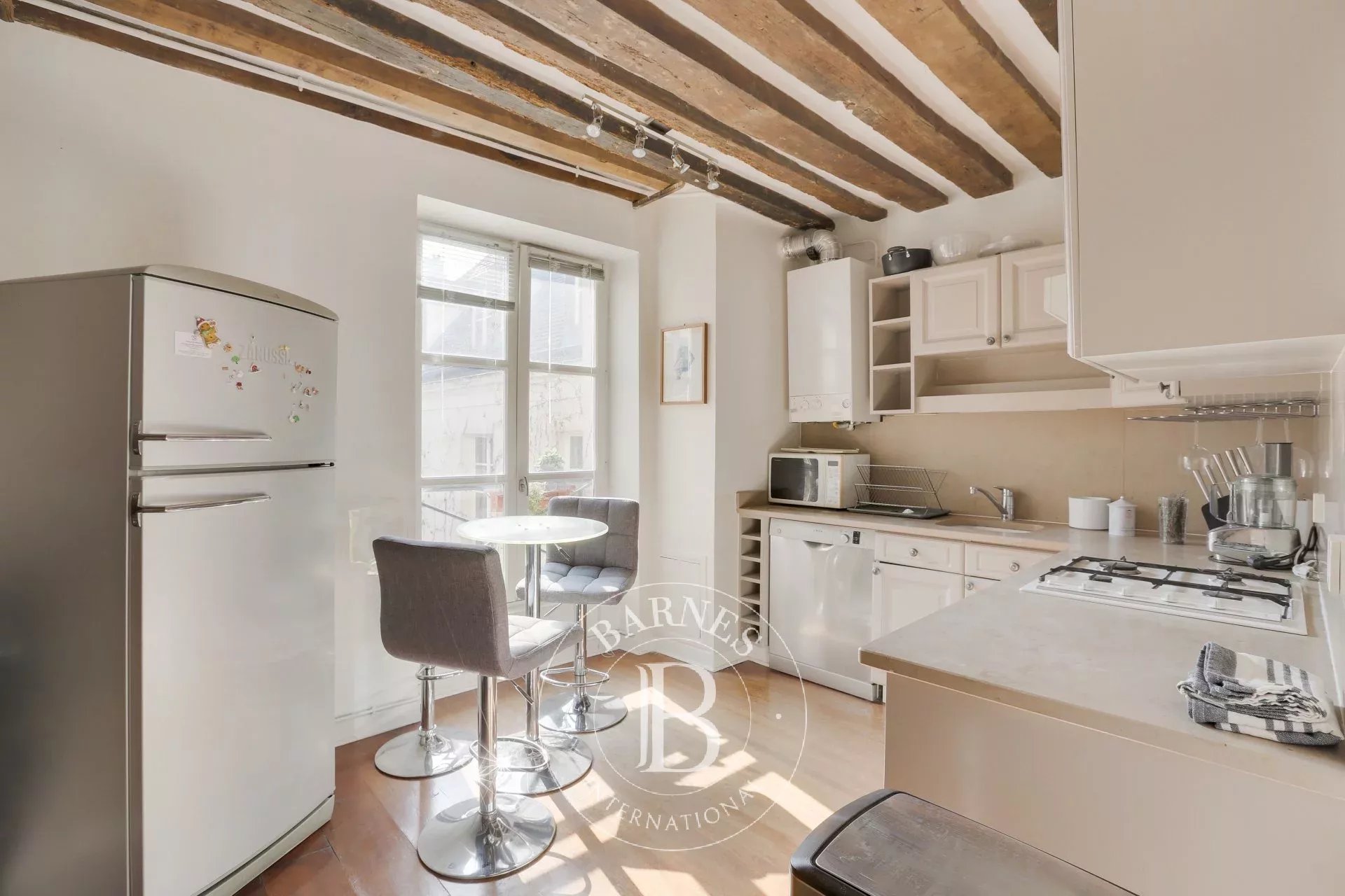 Daire Paris 4ème - picture 7