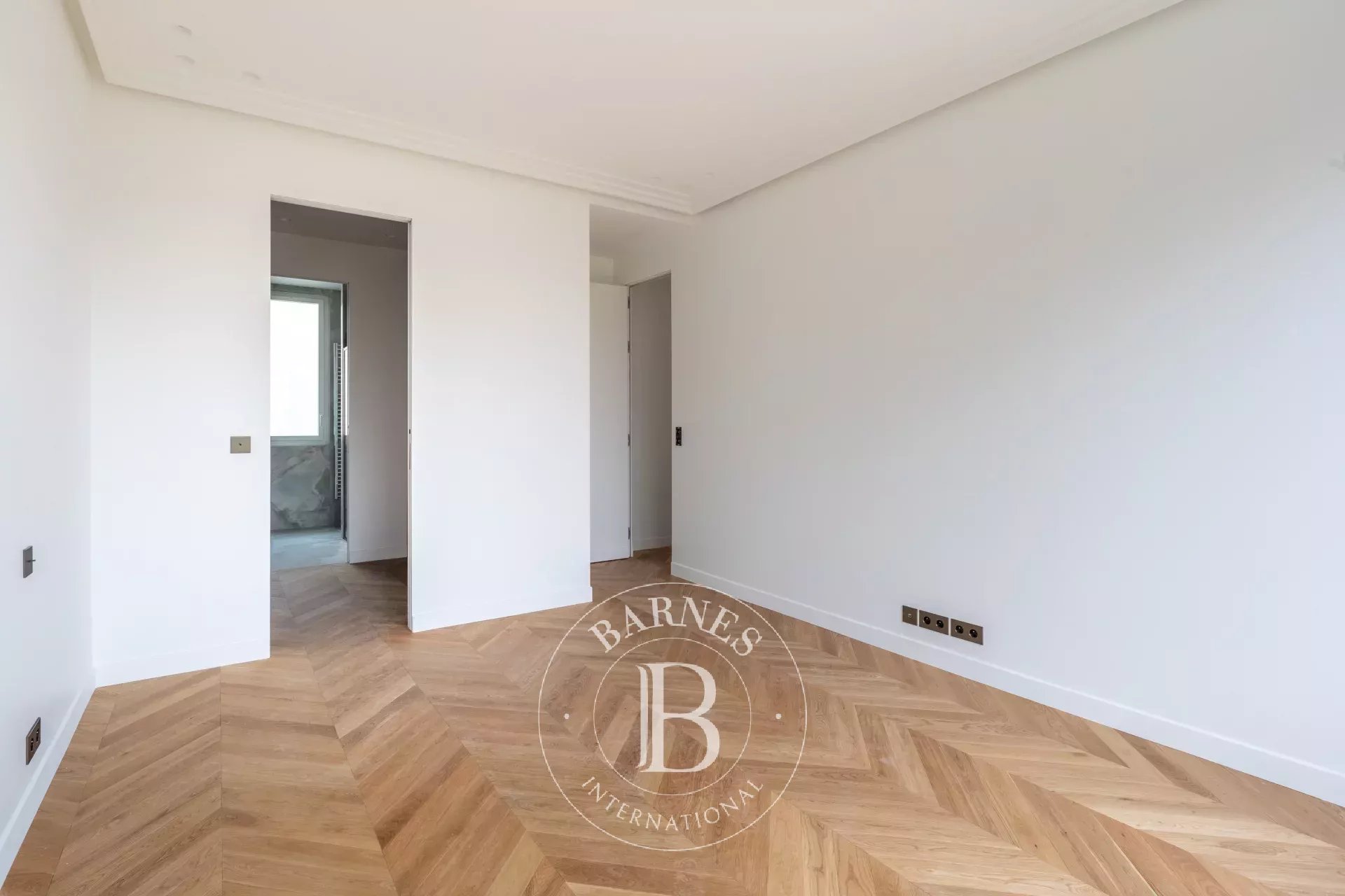 Apartment Paris 75016  -  ref 85387729 (picture 2)