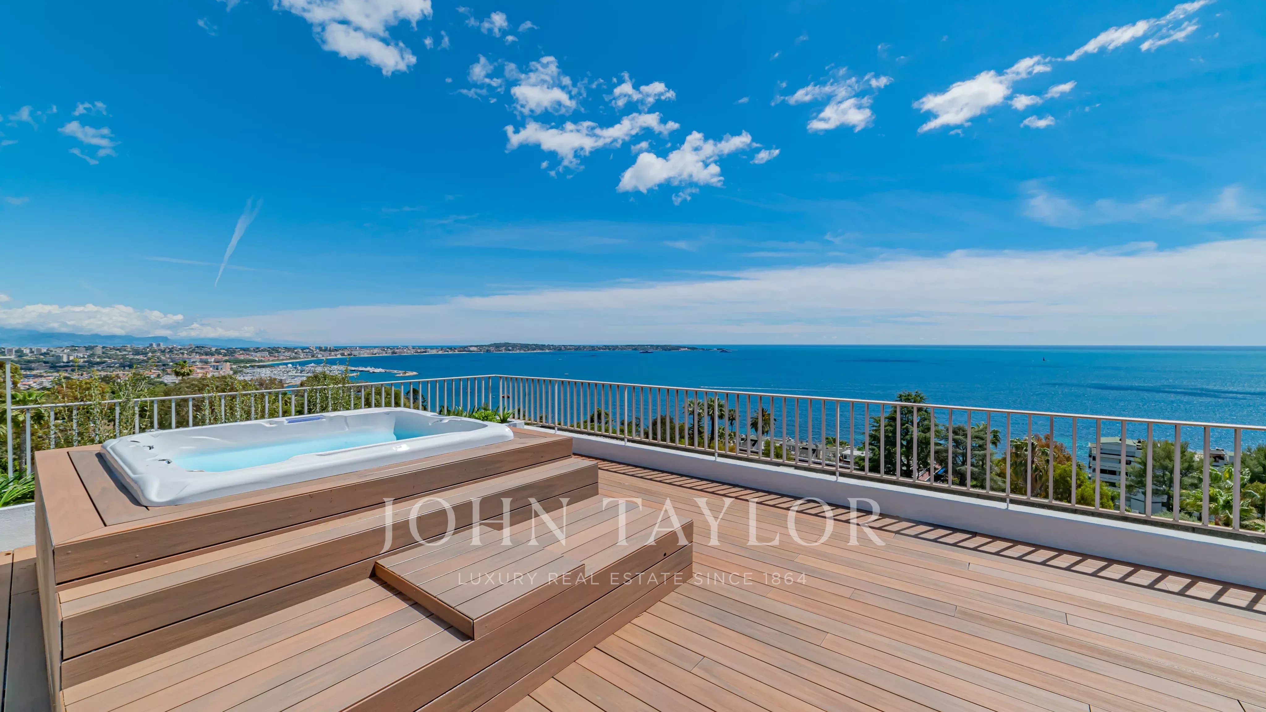 CALIFORNIE GOLFE JUAN-EXCLUSIVITE - Fabuleux Penthouse avec Vue Mer Panoramique