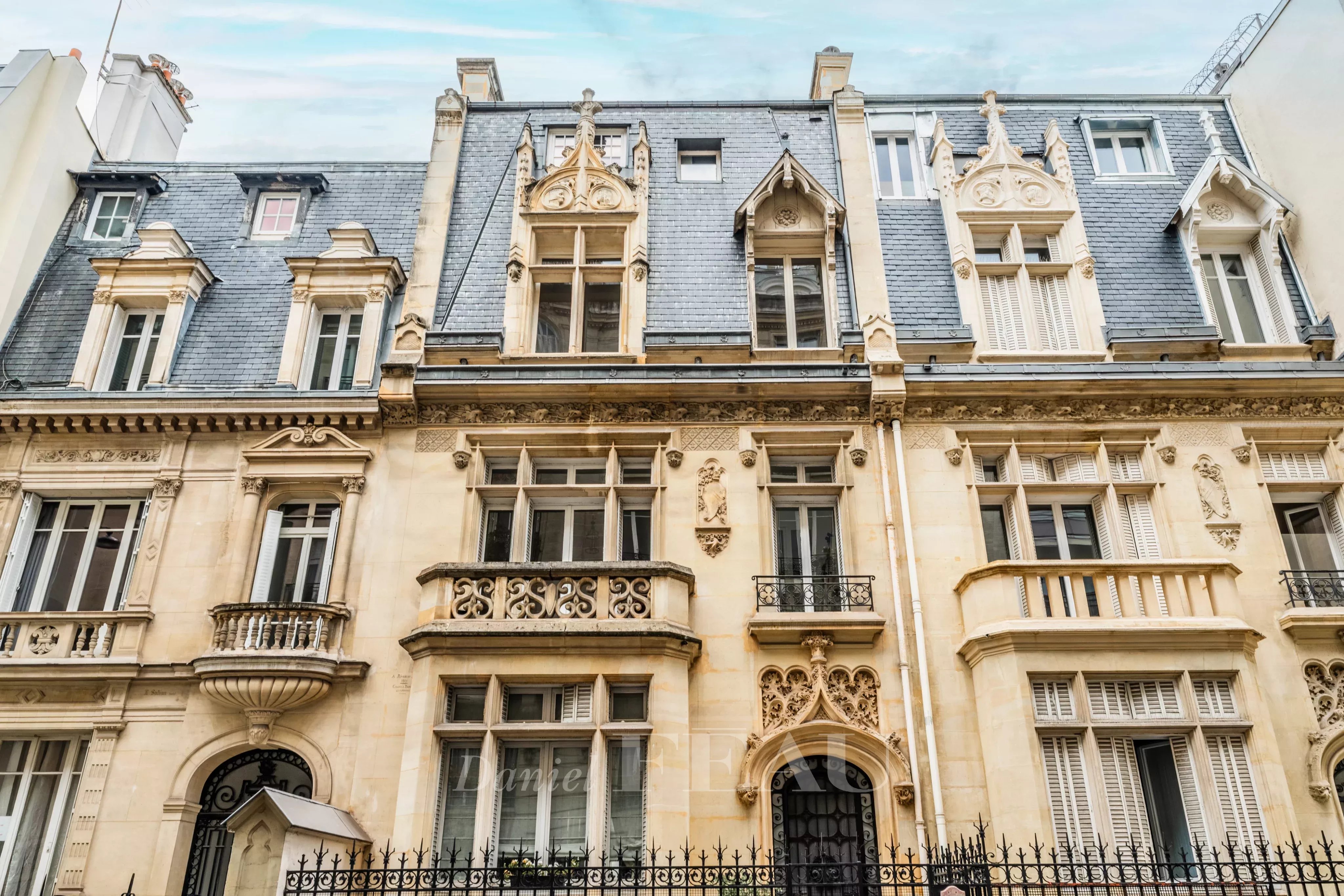 Sale Mansion Paris 16th