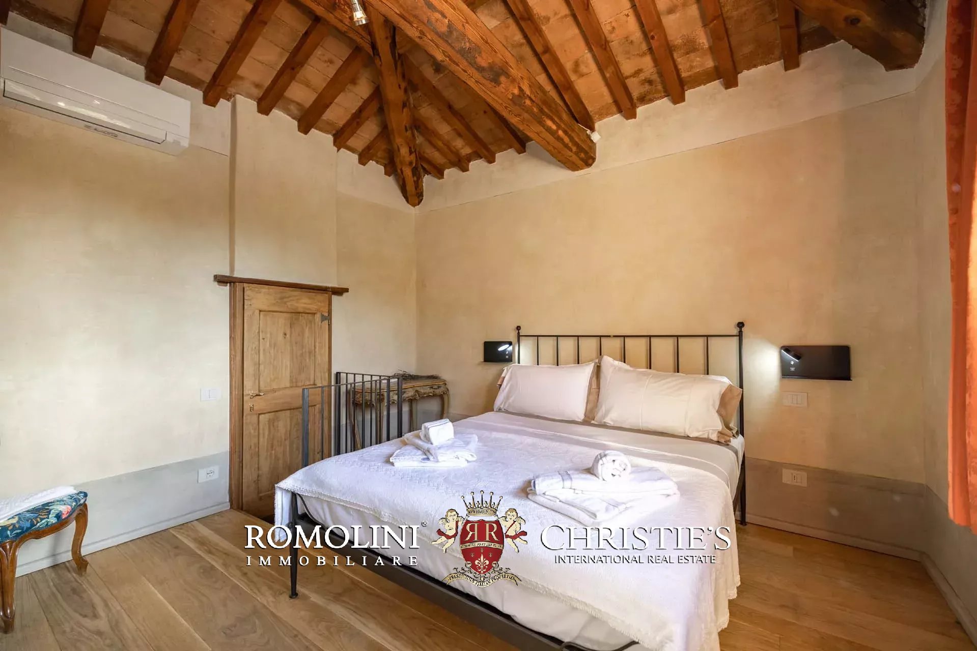 13 Bedroom Villa/Townhouse's Image 58
