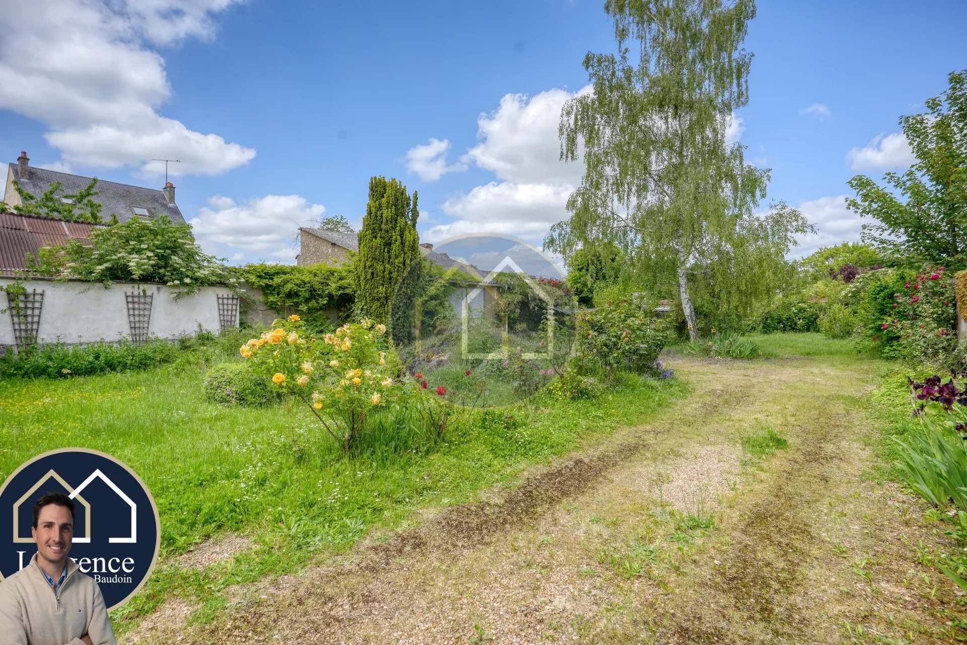 MAISON DE CHARME 210 M² - FORT POTENTIEL POUR MAISON DE FAMILLE OU INVESTISSEMENT - TERRAIN 995 M²